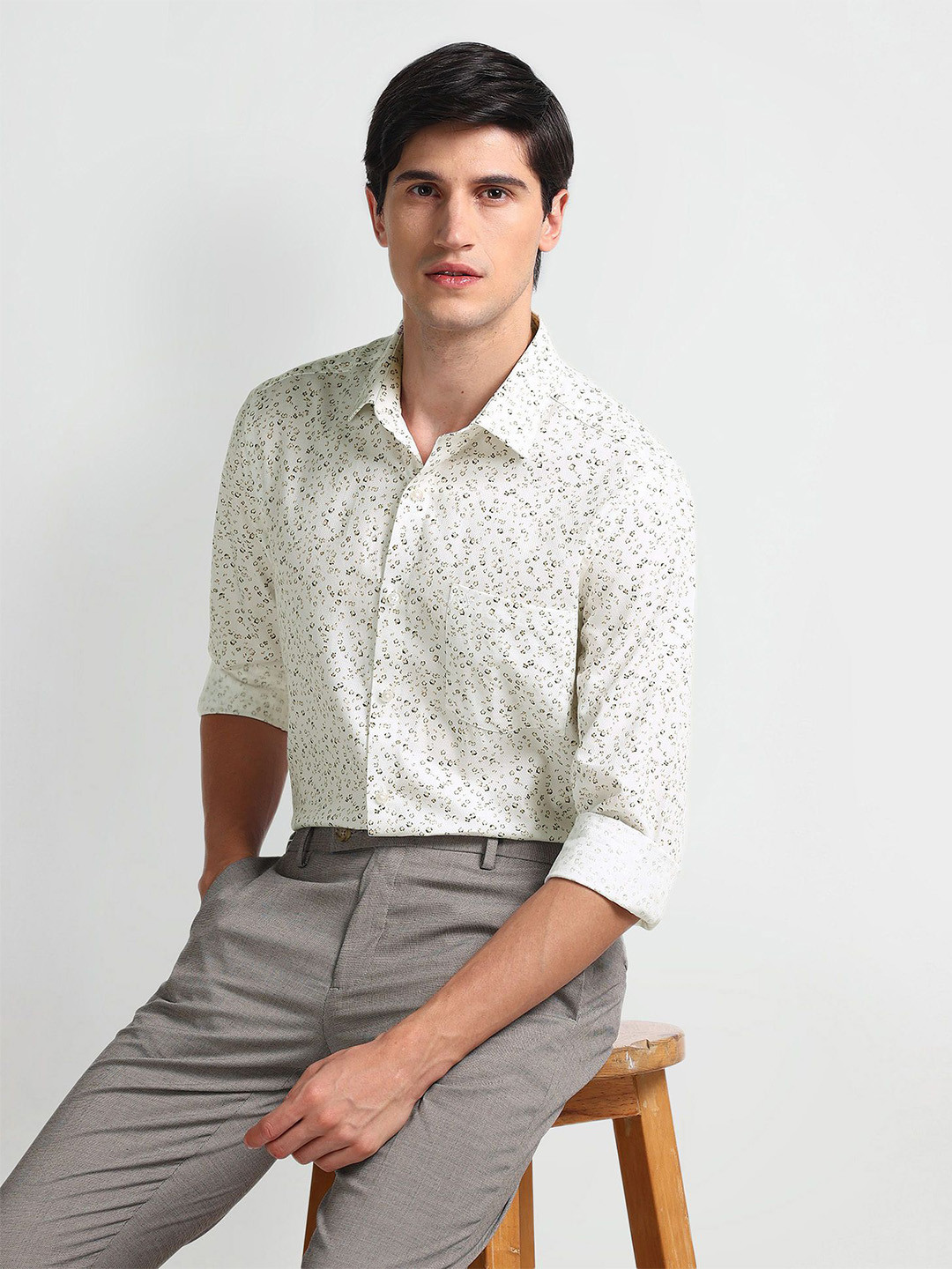 

Arrow Manhattan Slim Fit Floral Printed Spread Collar Pure Cotton Formal Shirt, White