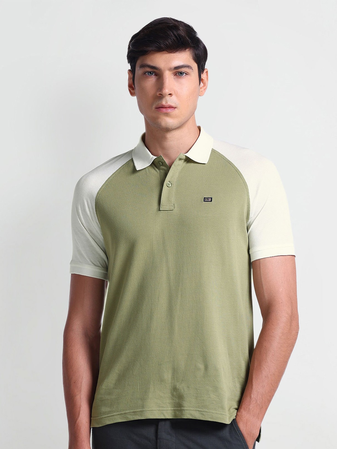 

Arrow Sport Men Polo Collar Applique Cotton T-shirt, Green