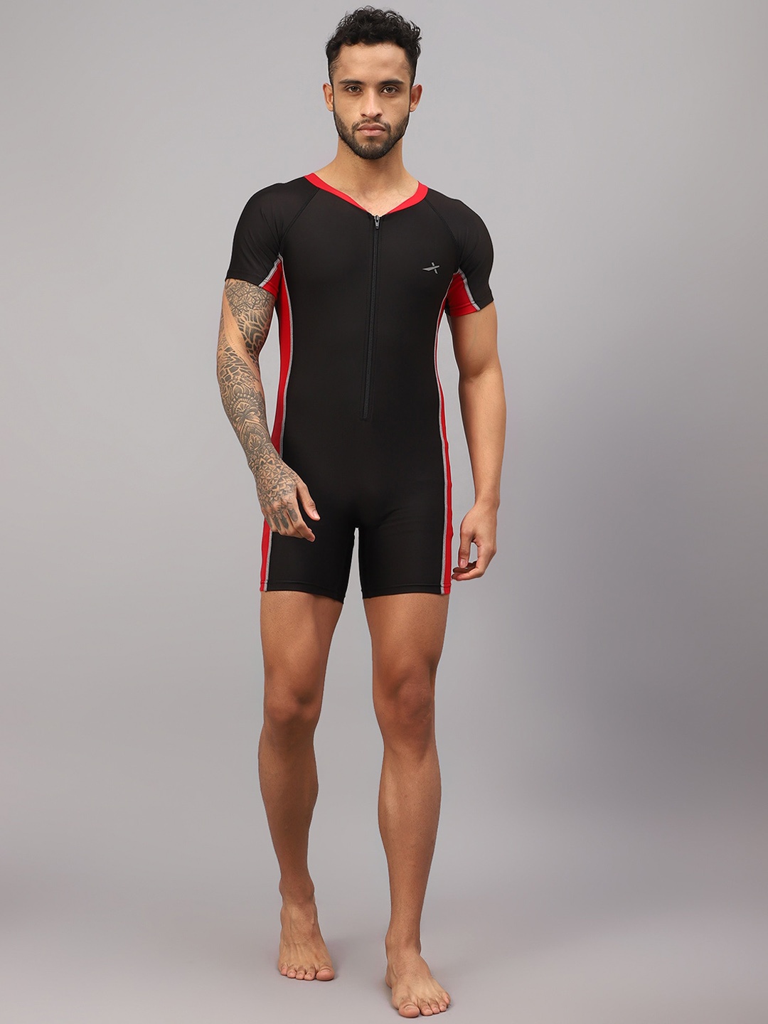 

VECTOR X Men Colourblocked V-Neck Swim Legsuit, Black