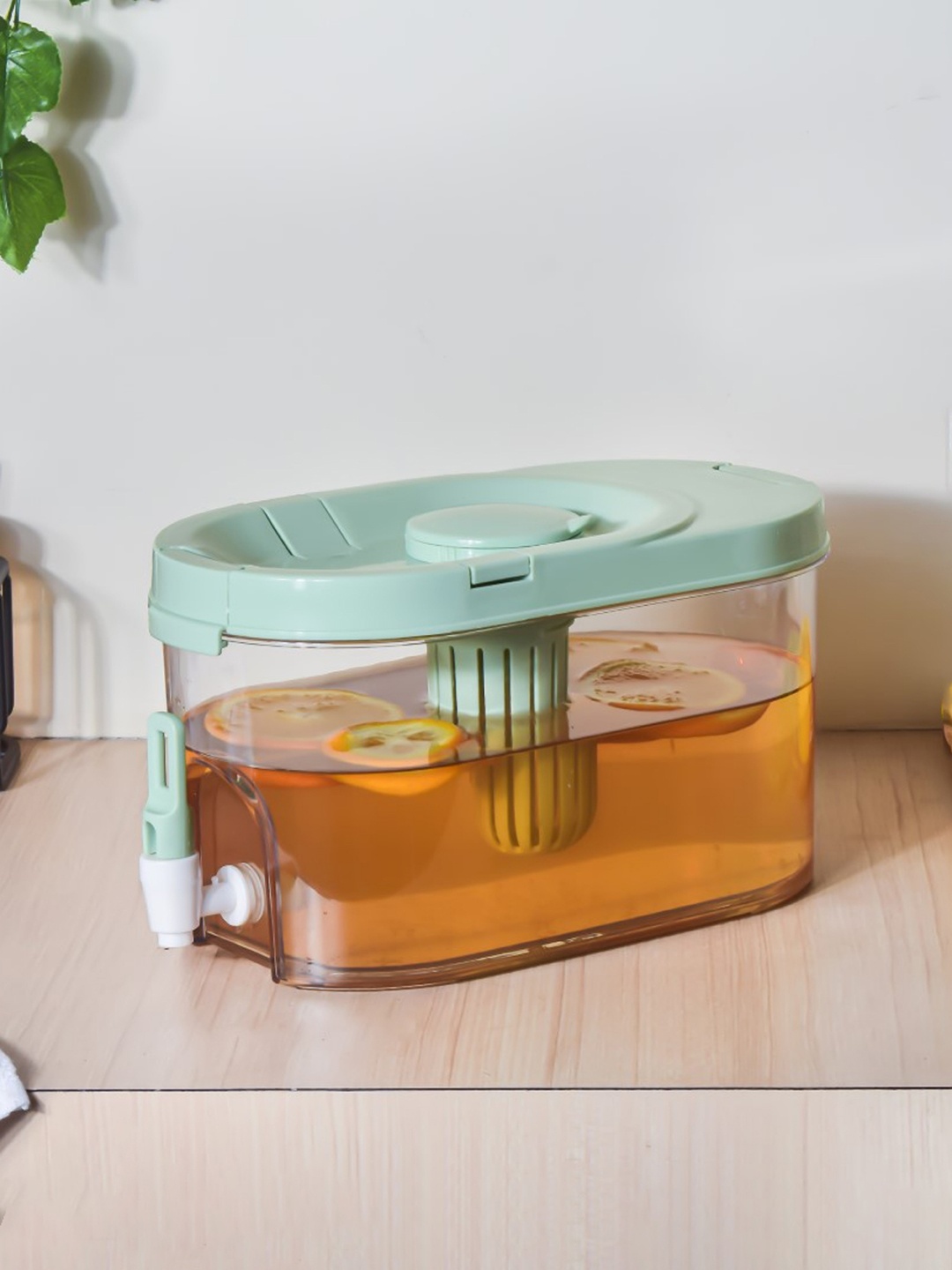 

Nestasia Transparent & Green PVC Water Jugs 2250ml