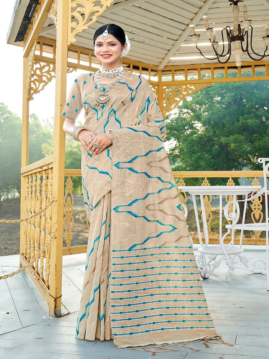 

SANGAM PRINTS Woven Design Zari Tussar Saree, Sea green