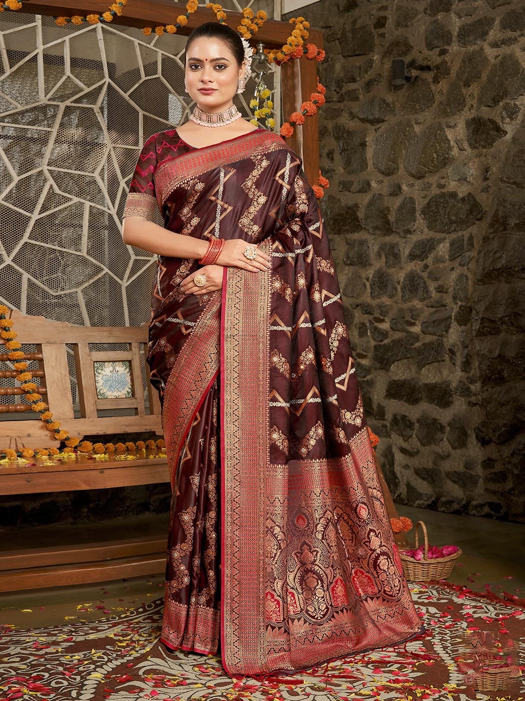 

SANGAM PRINTS Woven Design Zari Tussar Saree, Brown