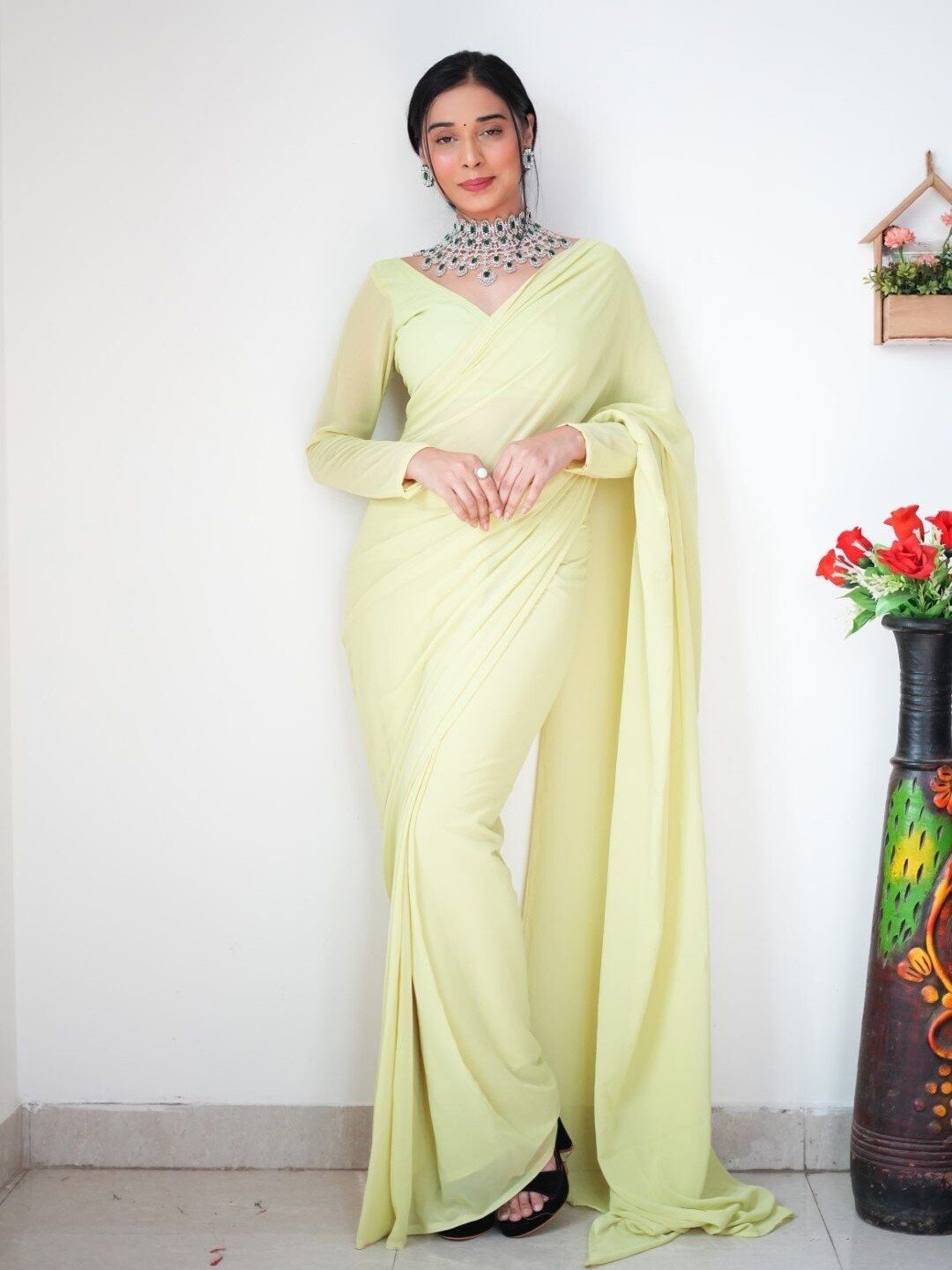 

Fashionuma Pure Georgette Ready to Wear Saree, Green