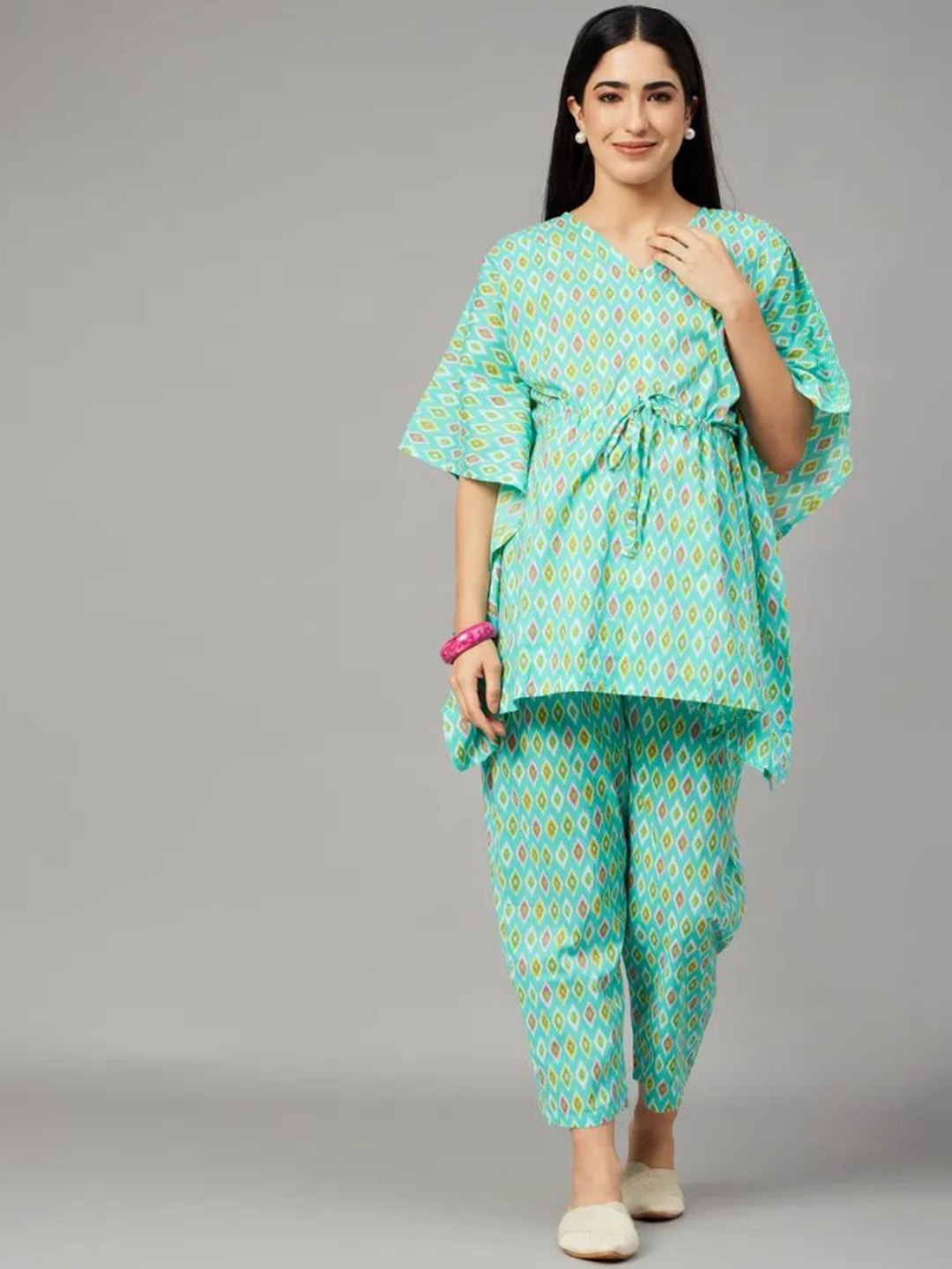 

Aaheli Ethinic Motifs Printed V-Neck Maternity Pure Cotton Kaftan Top With Trousers, Green