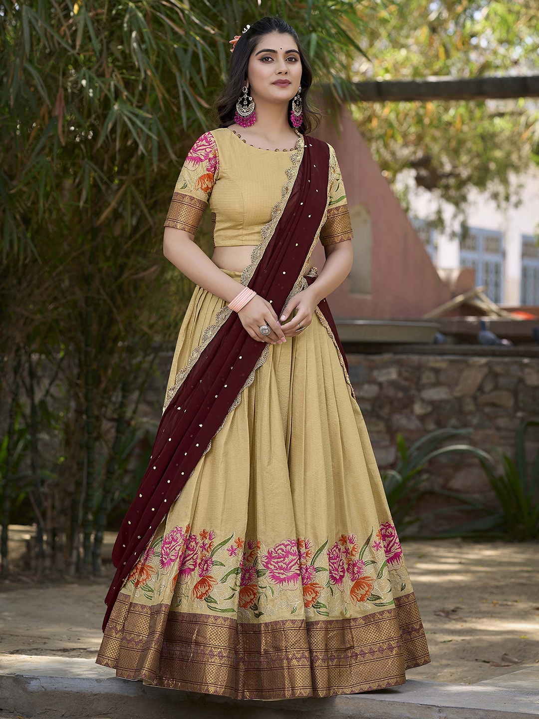 

LOOKNBOOK ART Embroidered Semi Stitched Lehenga & Unstitched Blouse With Dupatta, Cream