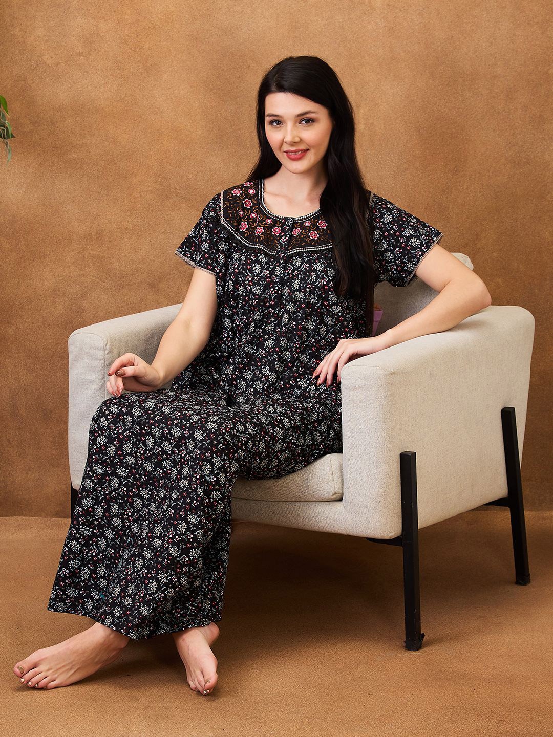 

AV2 Floral Printed Pure Cotton Maxi Nightdress, Black