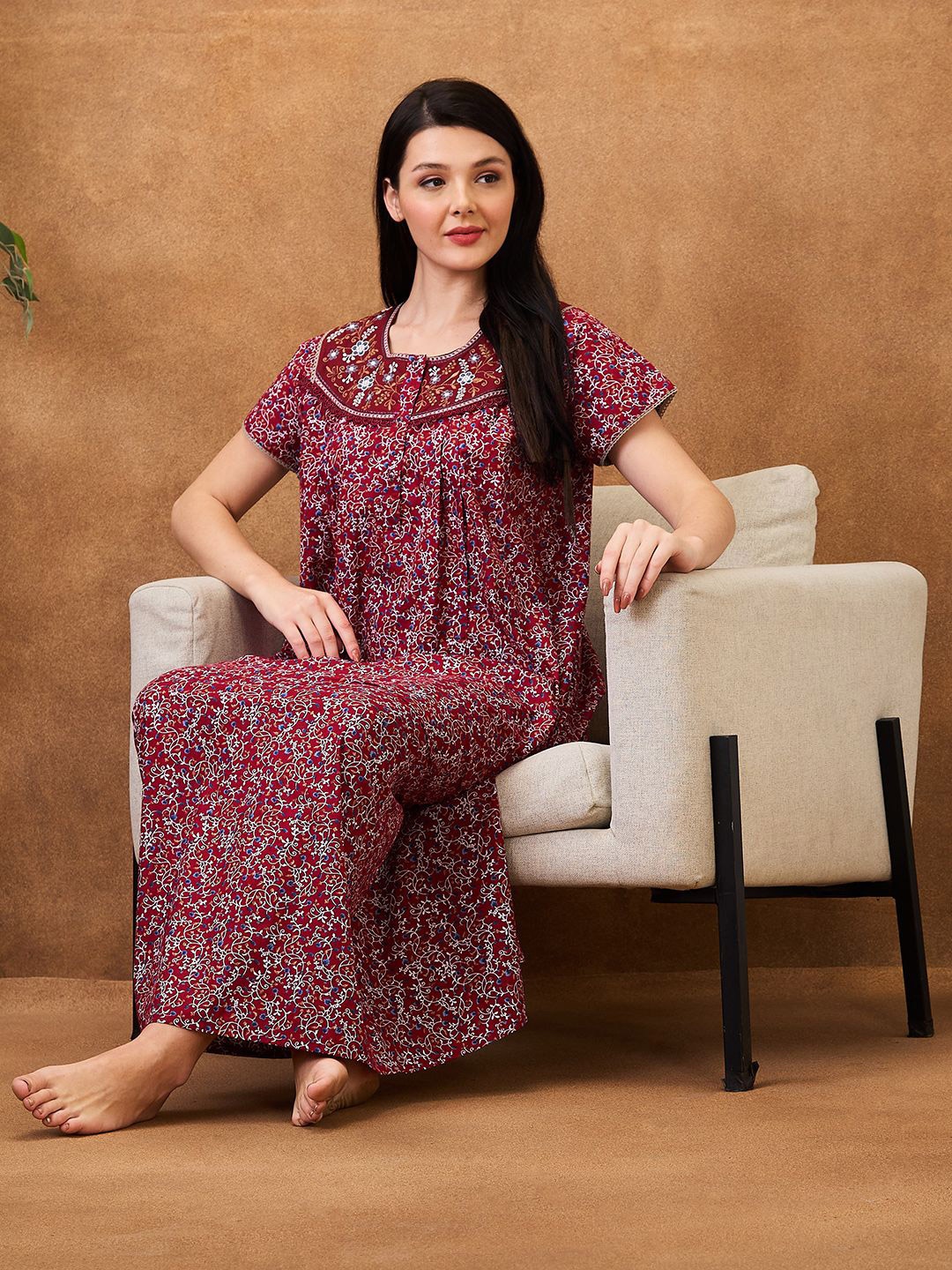 

AV2 Floral Printed Pure Cotton Maxi Nightdress, Red