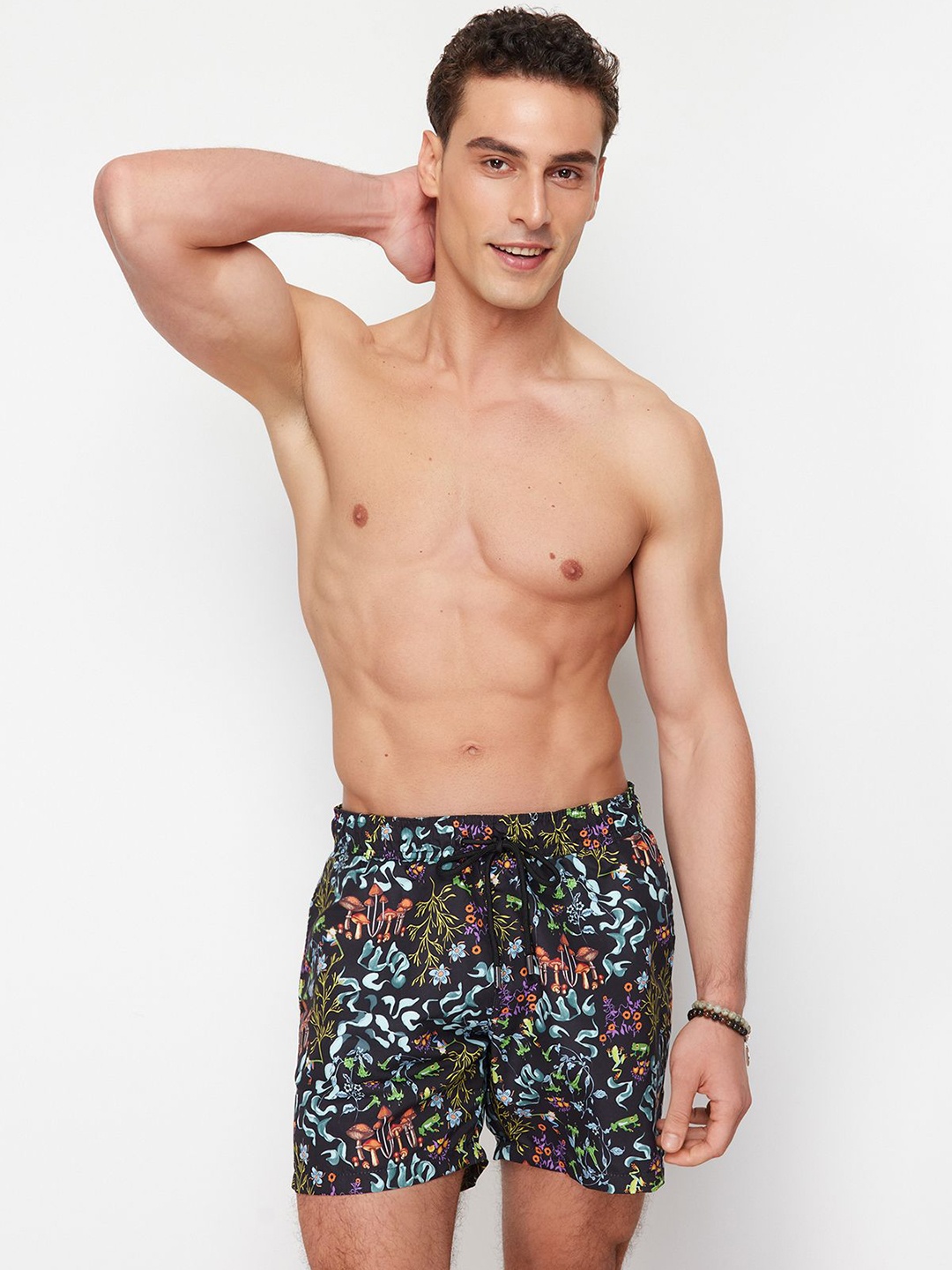Trendyol Men Floral Printed Mid-Rise Shorts, Green