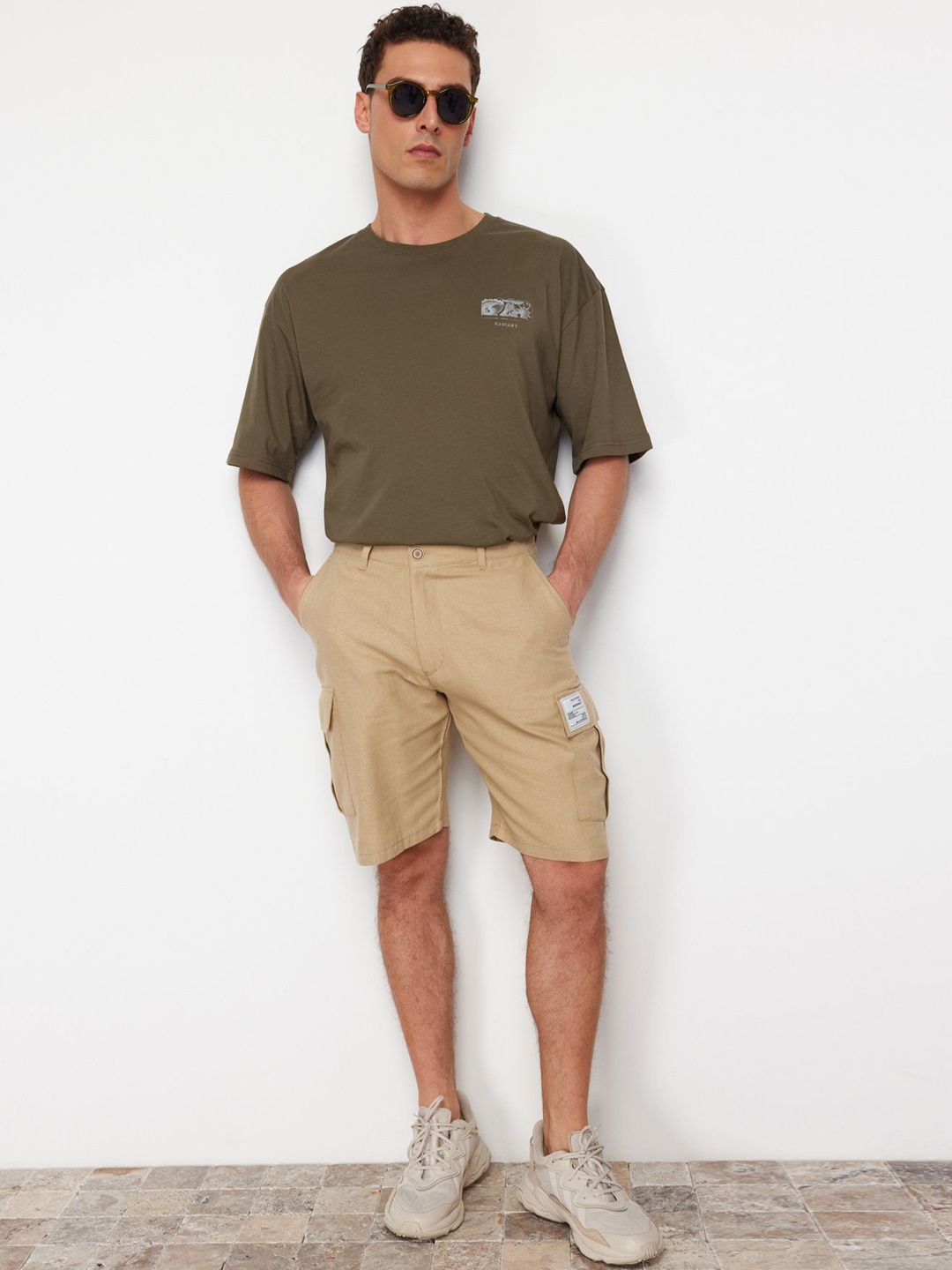 

Trendyol Men Mid-Rise Cargo Shorts, Brown