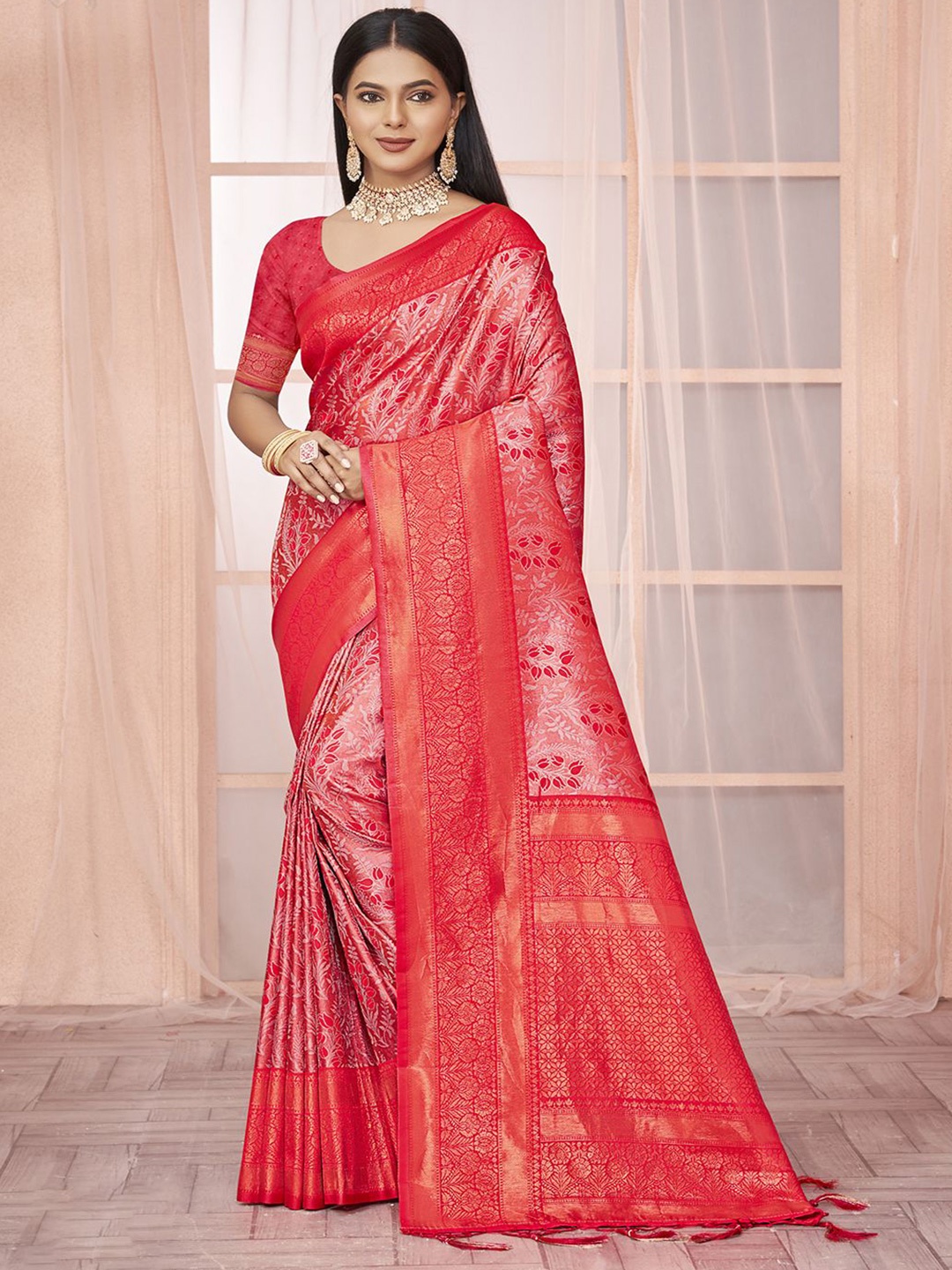

SANGAM PRINTS Woven Design Zari Tussar Saree, Red