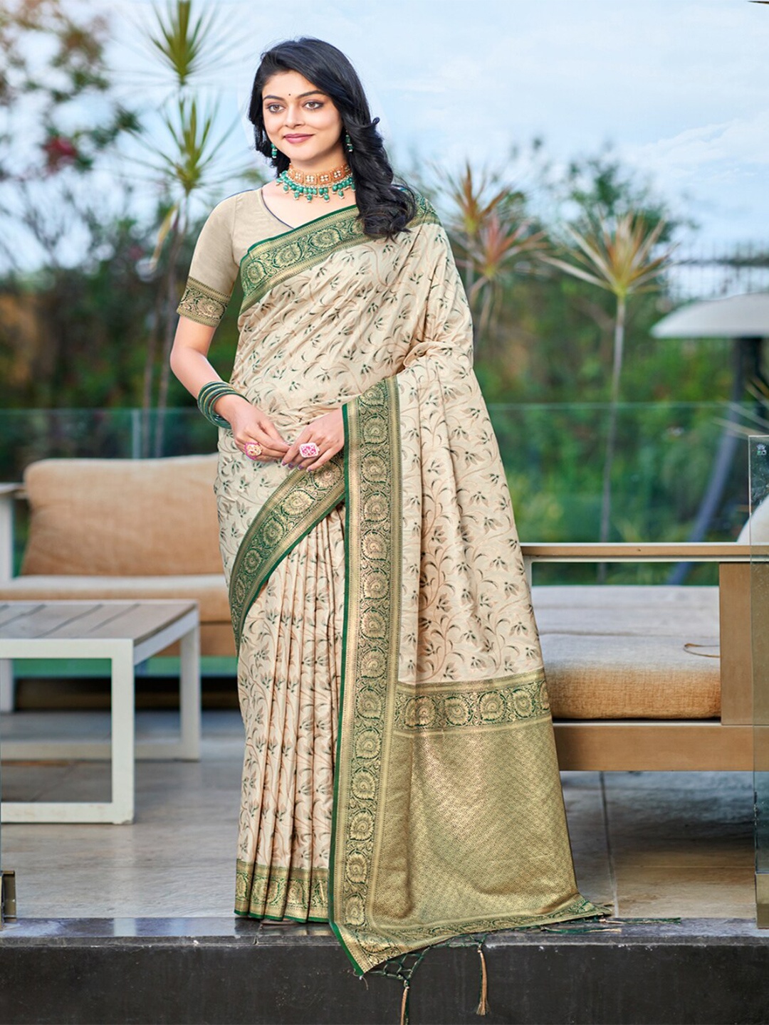 

SANGAM PRINTS Ethnic Motifs Zari Tussar Saree, Olive