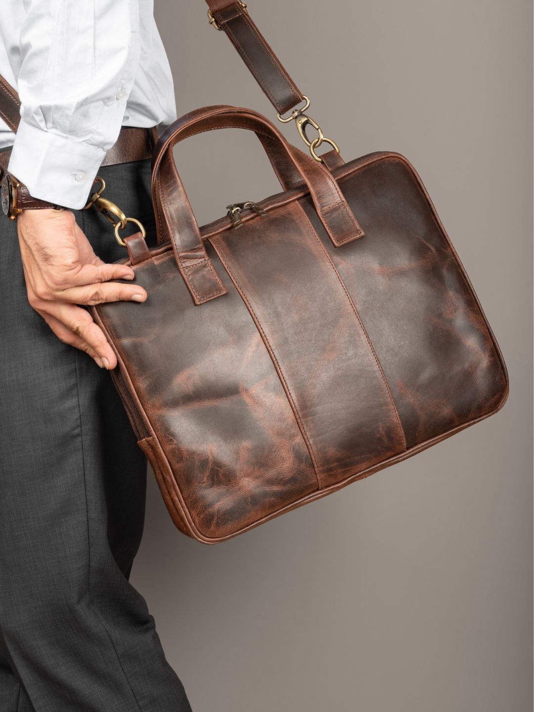 

MaheTri Men 15 Inch Leather Laptop Bag, Brown