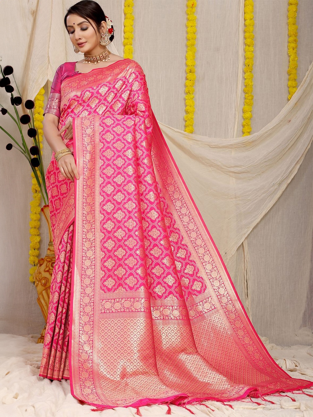 

SGF11 Woven Design Zari Art Silk Kanjeevaram Saree, Pink