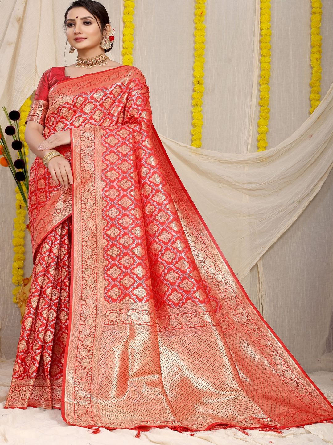 

SGF11 Woven Design Zari Kanjeevaram Saree, Red