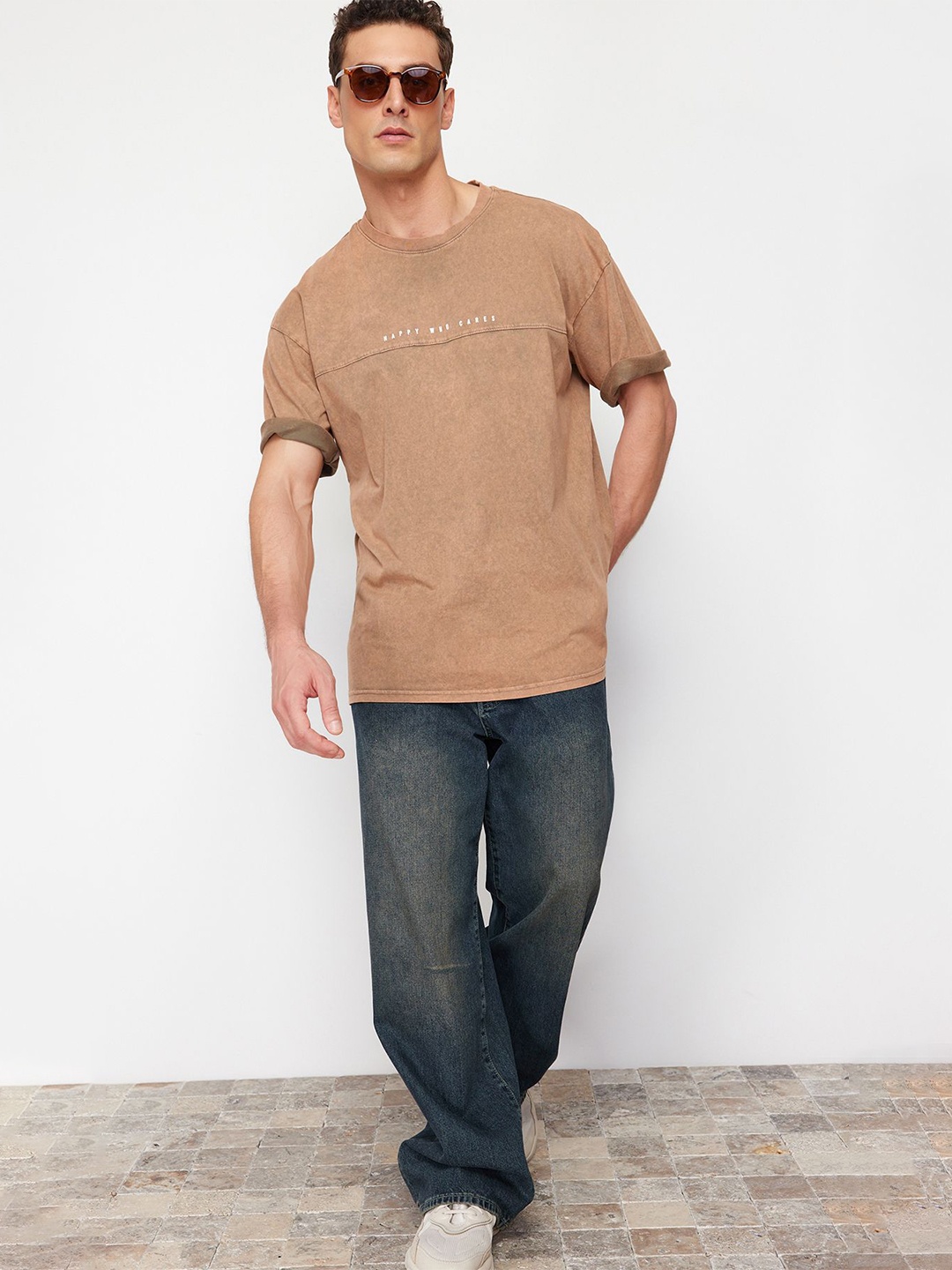 

Trendyol Men Typography Printed Round Neck T-shirt, Brown
