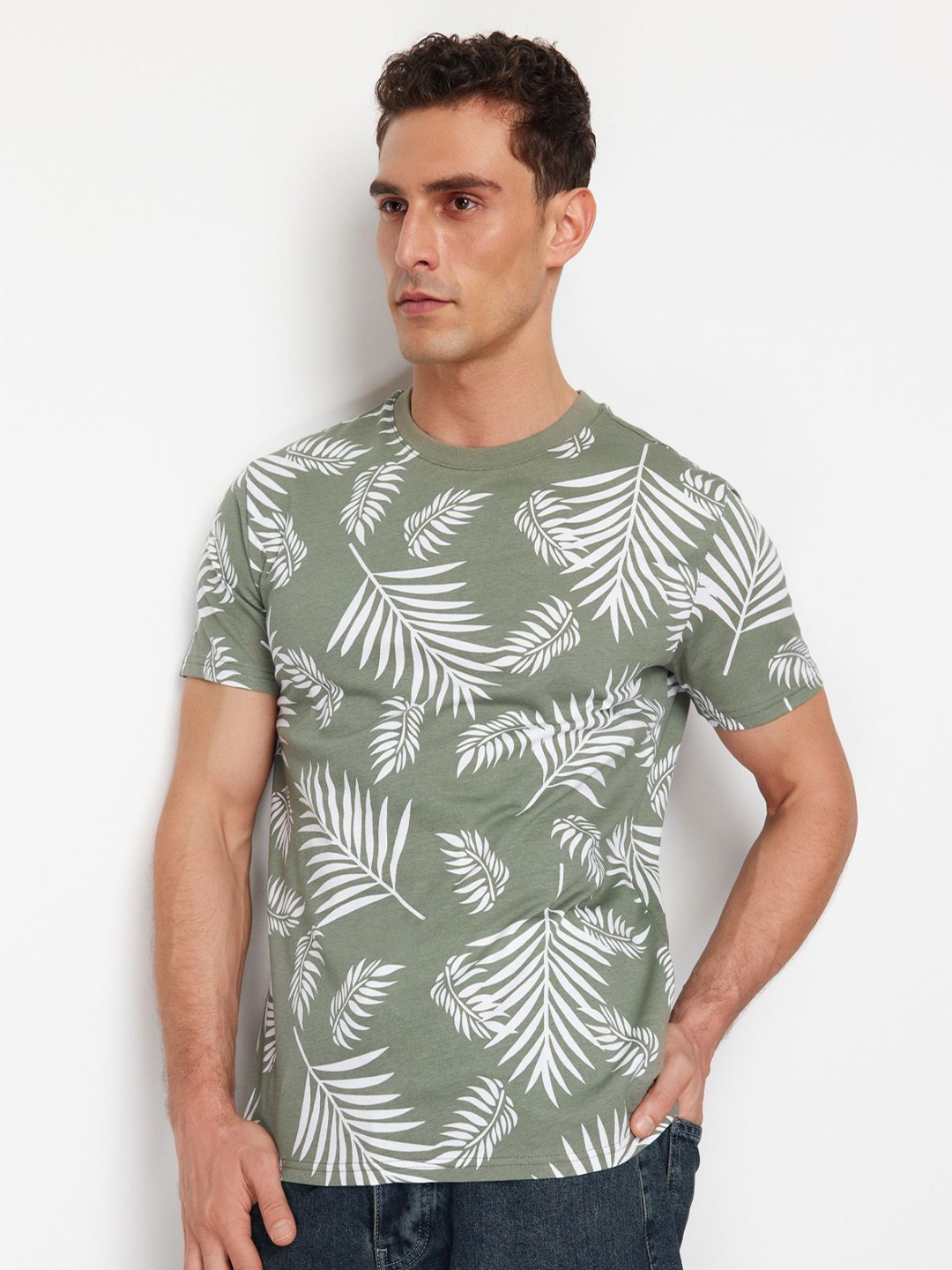 

Trendyol Men Floral Printed Round Neck T-shirt, Green