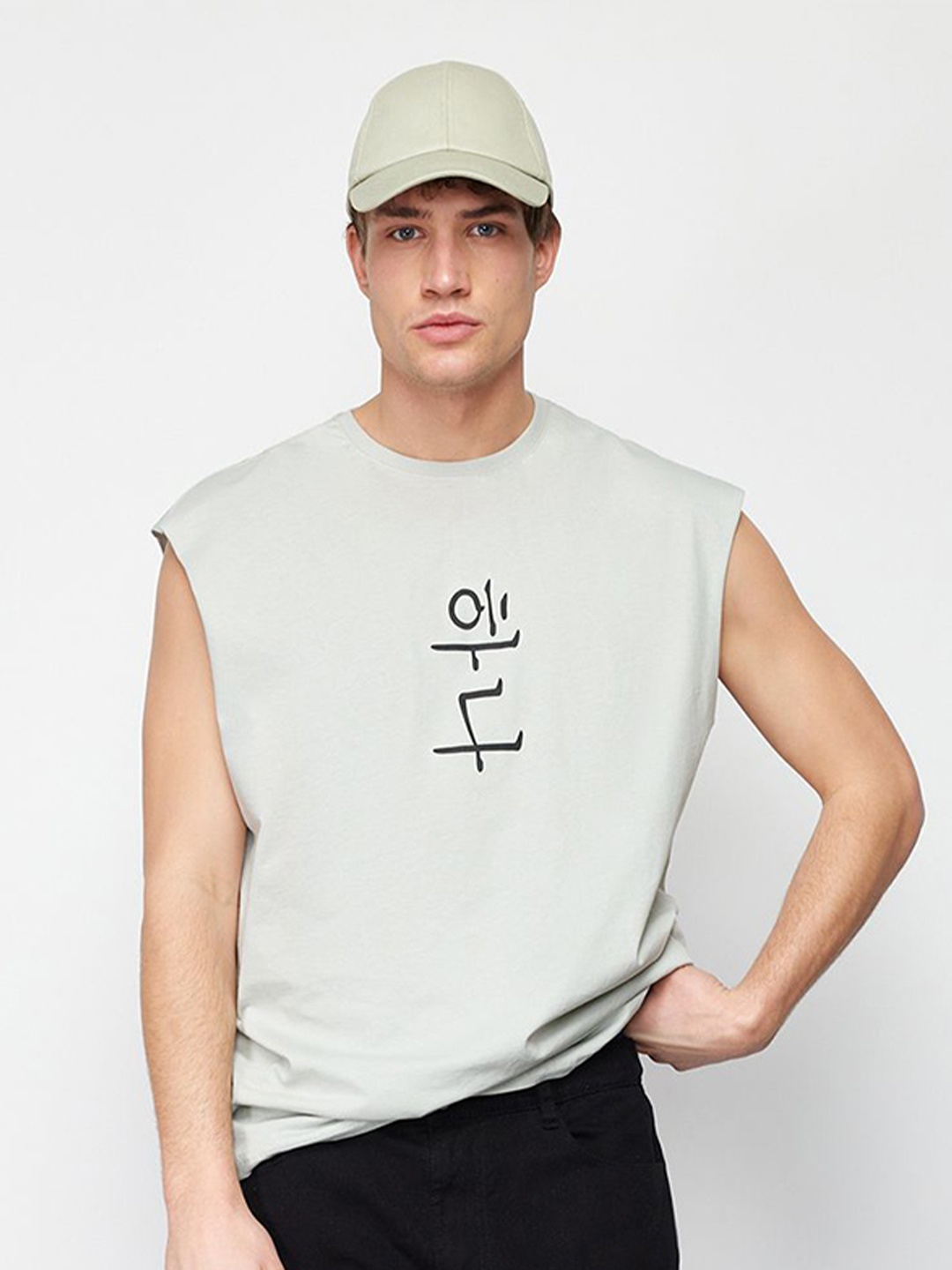 

Trendyol Men Typography Printed Round Neck T-shirt, White