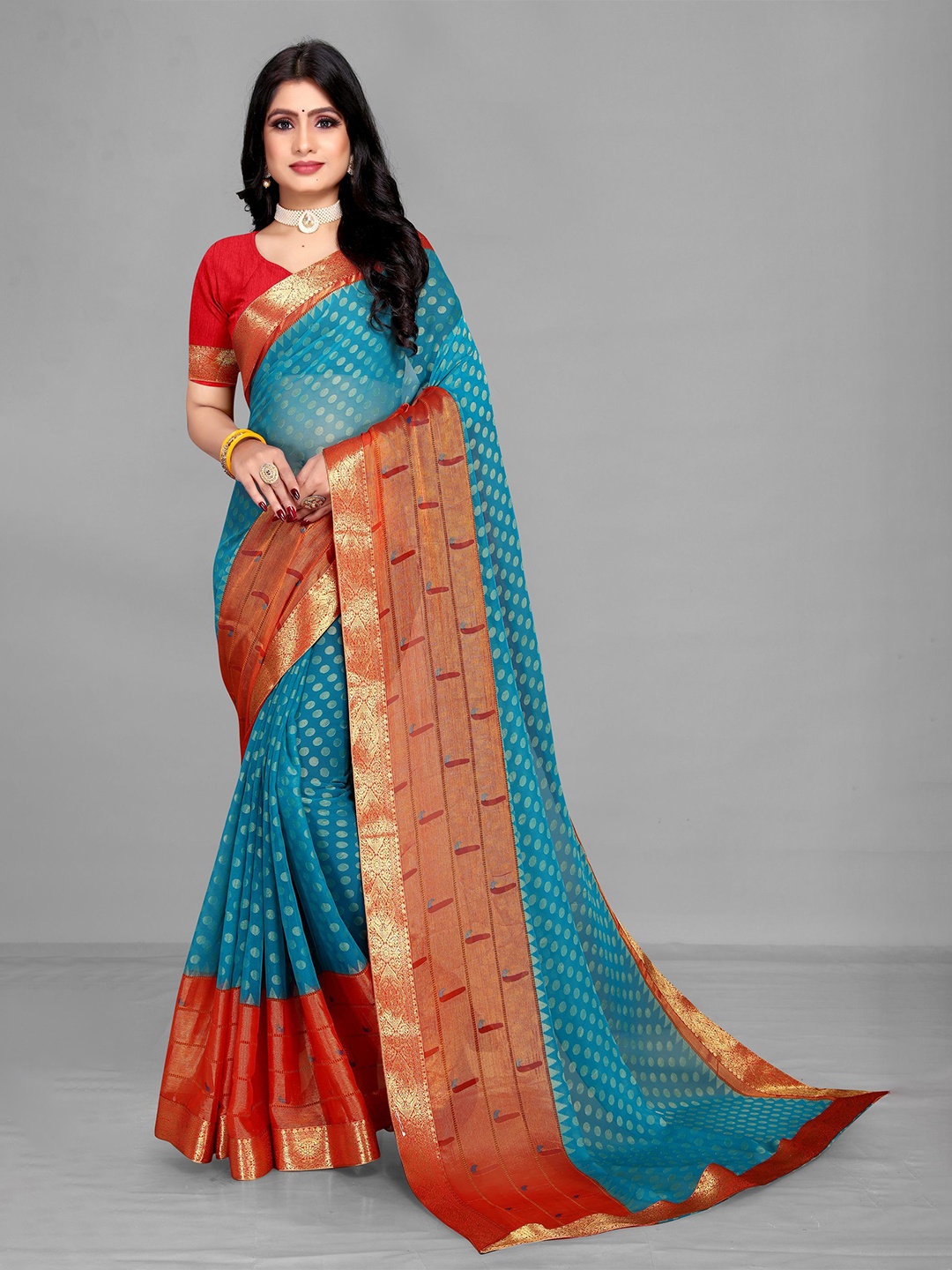 

EMV Ethnic Motifs Zari Chiffon Saree, Green