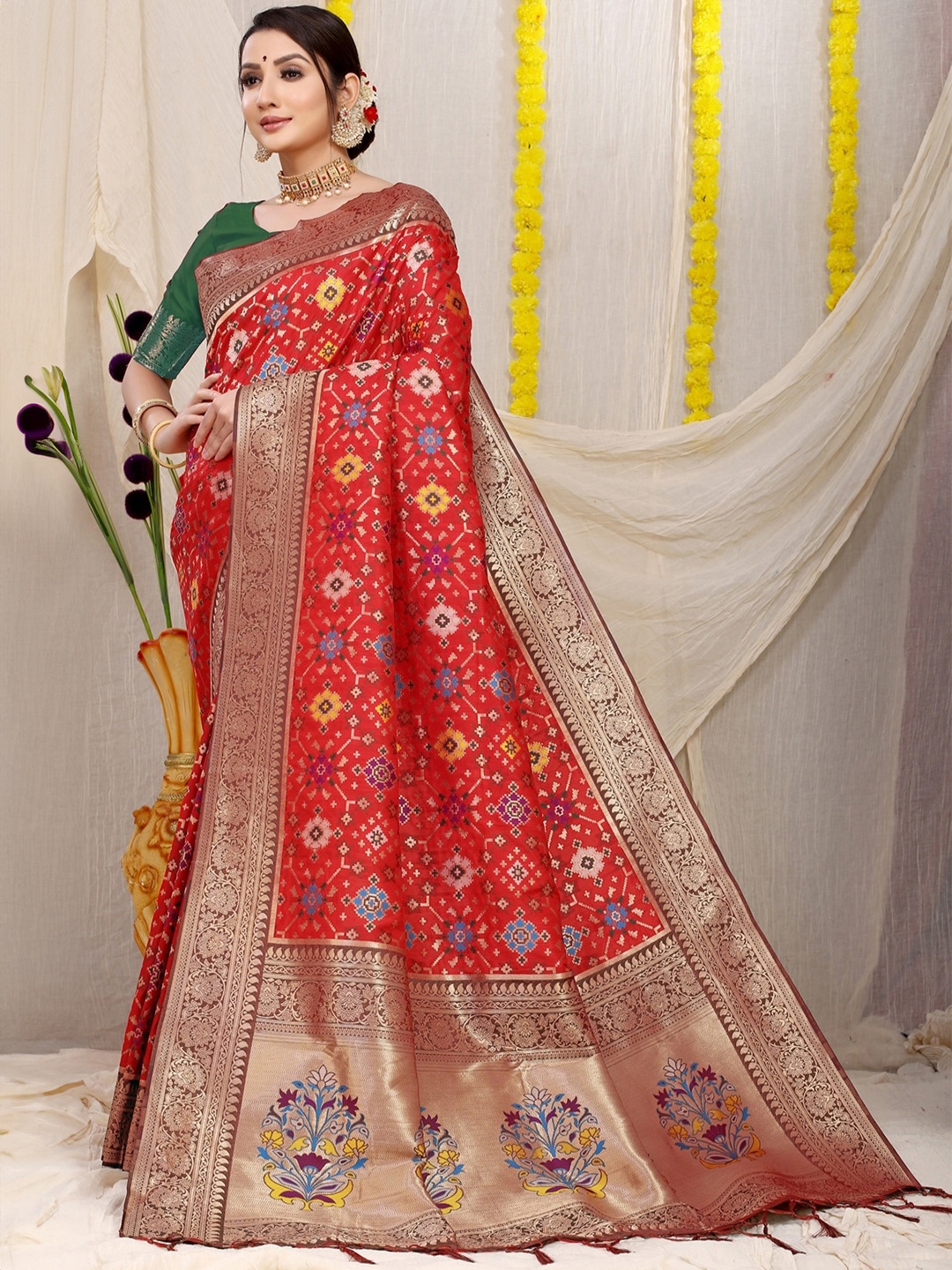 

SGF11 Woven Design Zari Kanjeevaram Saree, Red