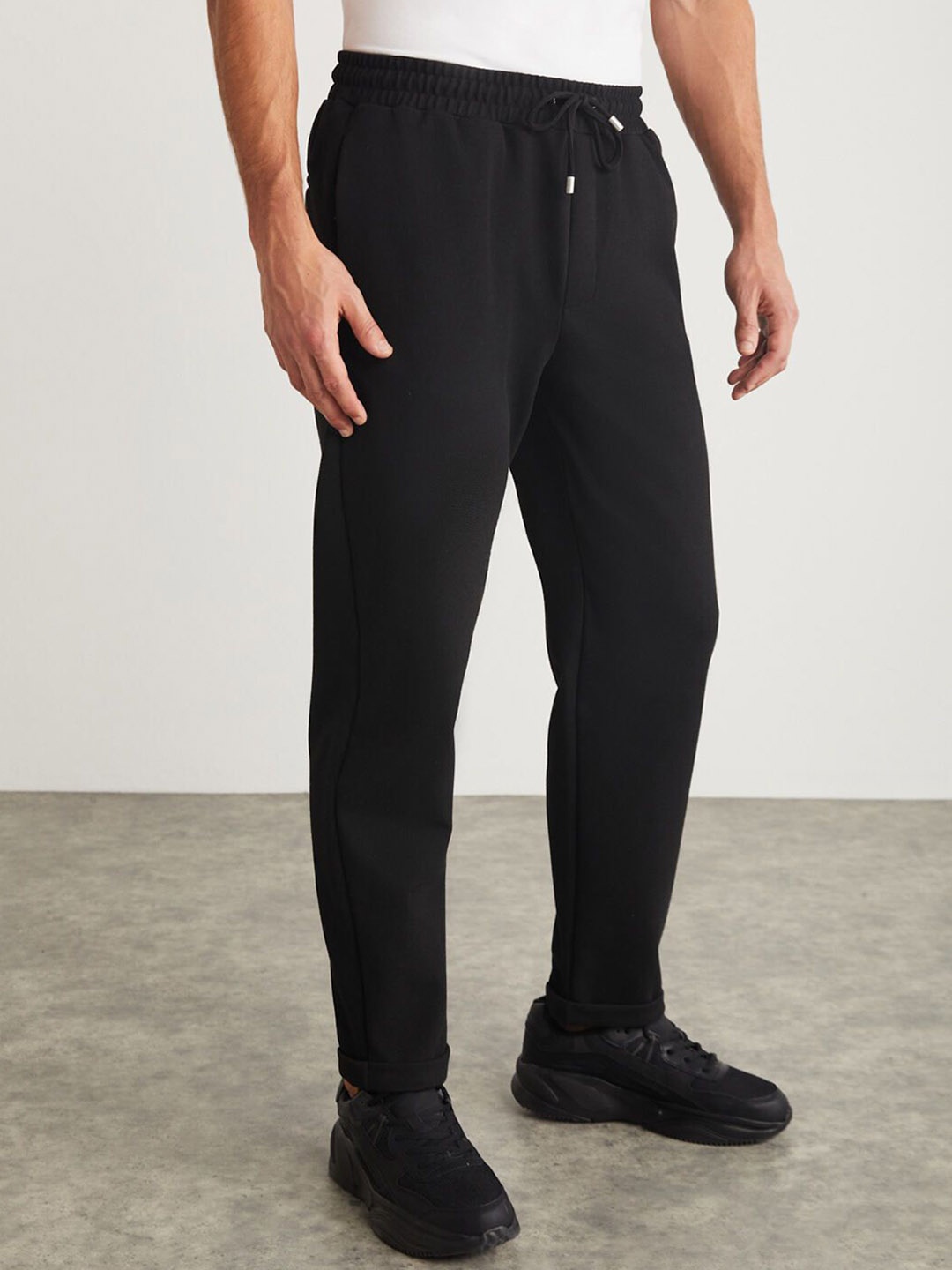 

GRIMELANGE Men Mid-Rise Zip Flat-Front Cotton Trouser, Na