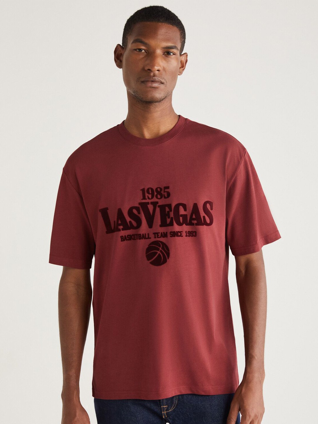 

GRIMELANGE Men Typography Printed Round Neck T-shirt, Burgundy