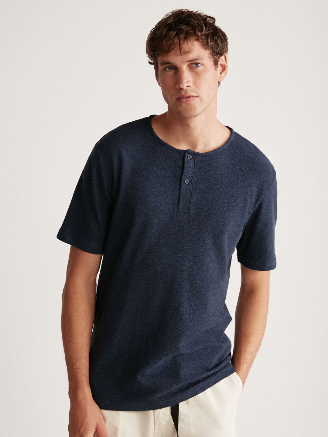 

GRIMELANGE Men Henley Neck Solid T-shirt, Navy blue