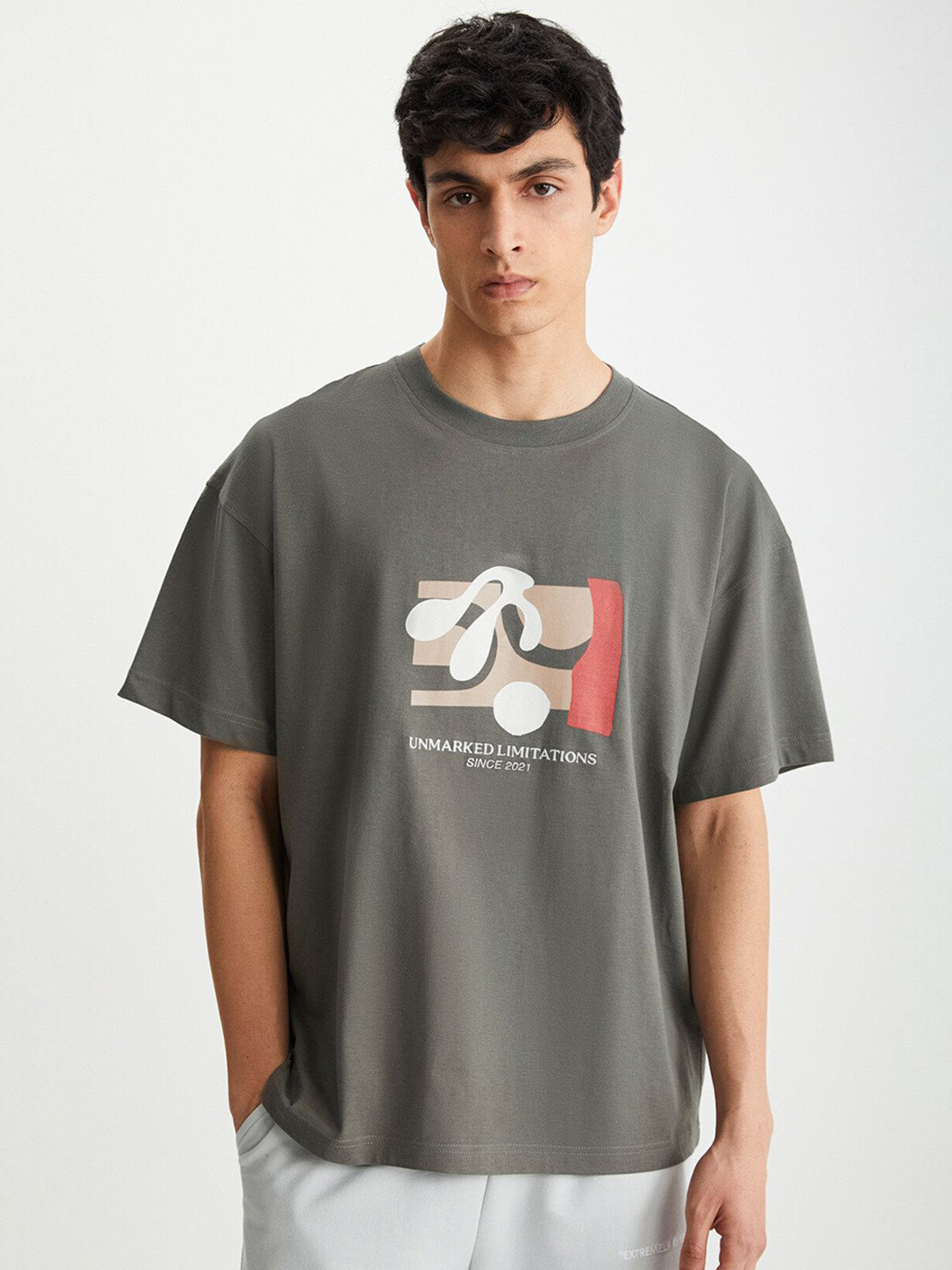 

GRIMELANGE Men Graphic Printed Round Neck T-shirt, Grey