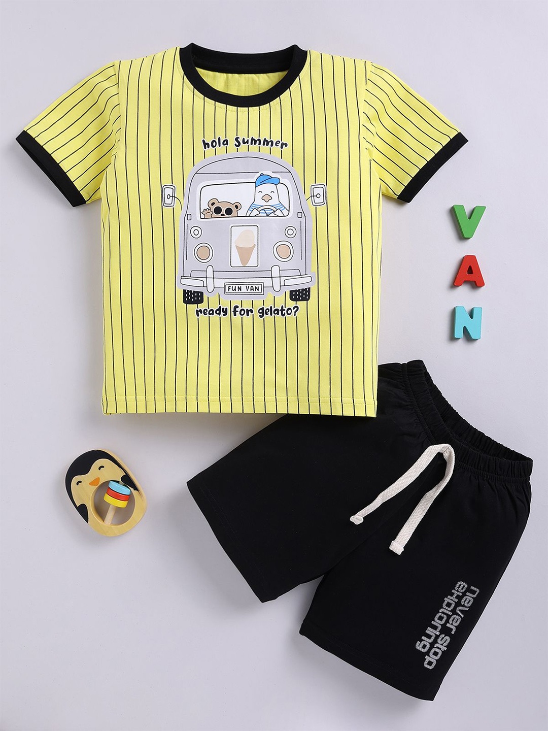 

SmartRAHO Boys Printed T-shirt with Shorts, Yellow