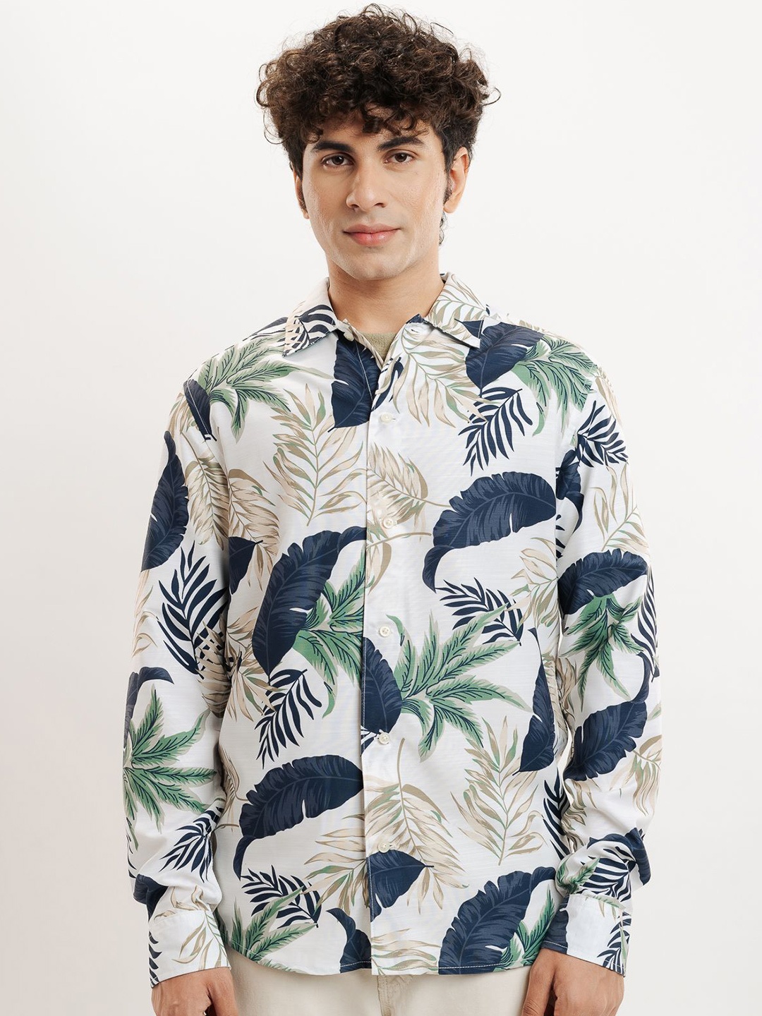 

FREAKINS Floral Printed Spread Collar Casual Shirt, White
