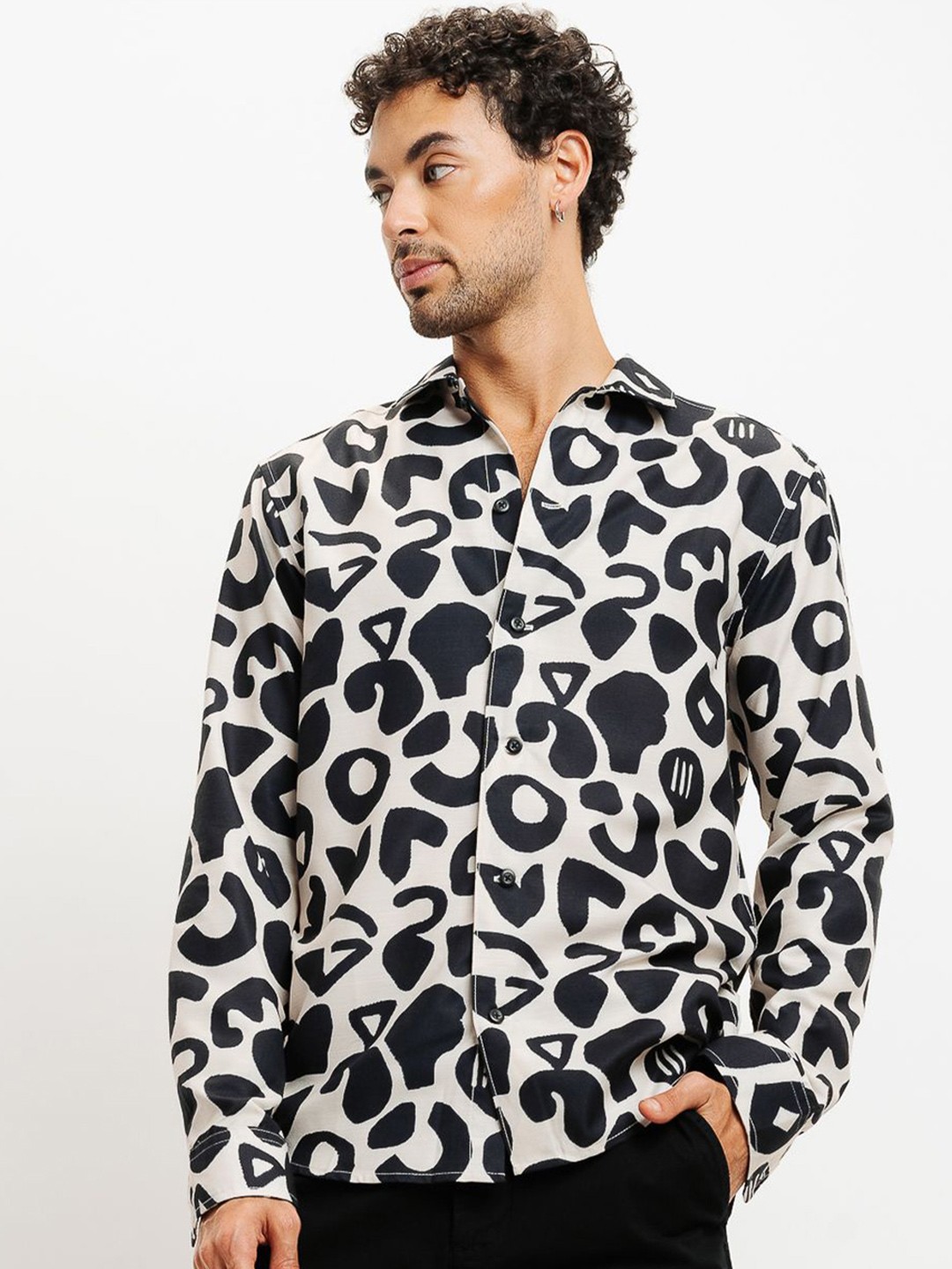 

FREAKINS Abstract Printed Spread Collar Casual Shirt, Black