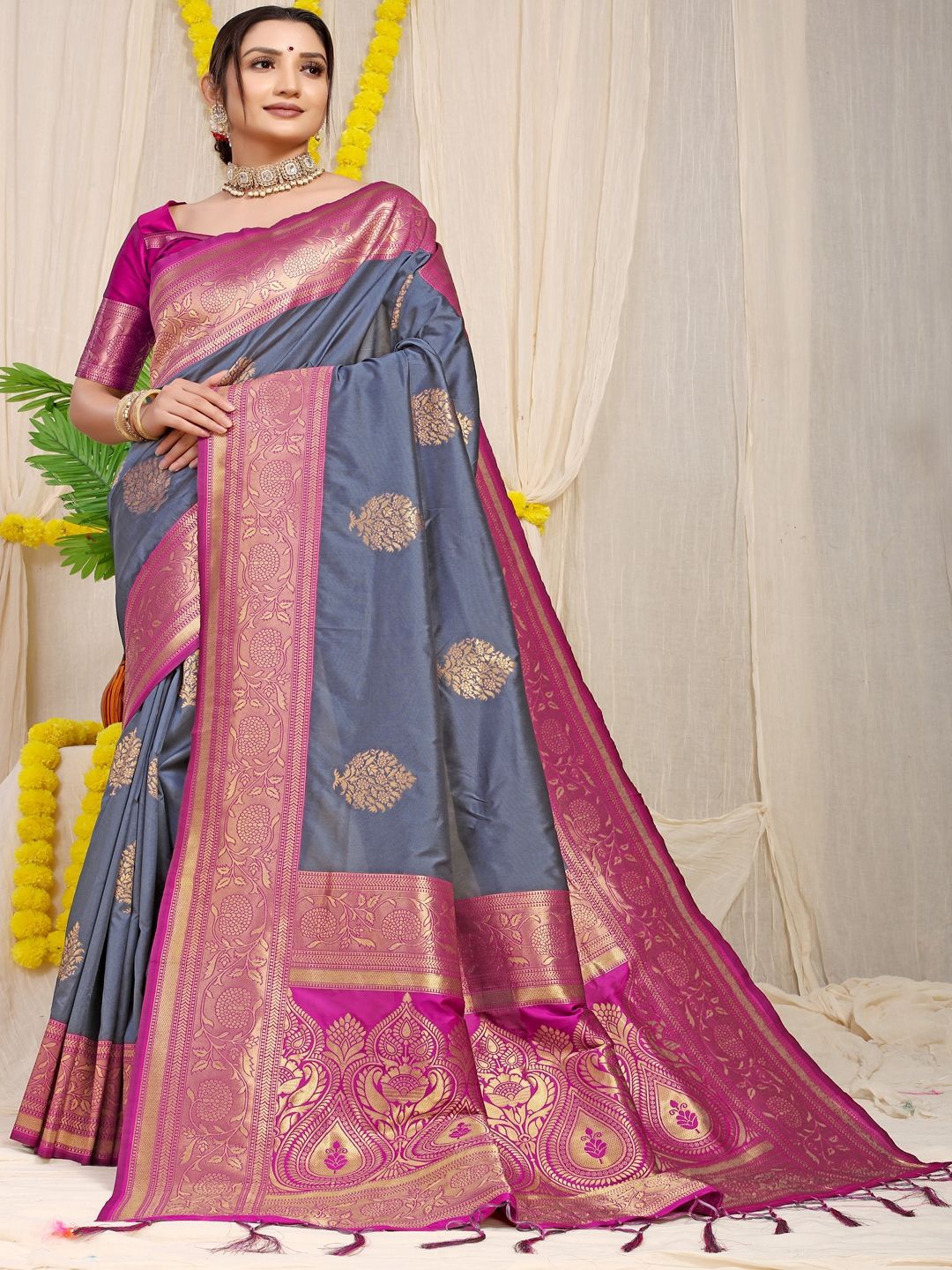 

SGF11 Woven Design Zari Kanjeevaram Saree, Grey