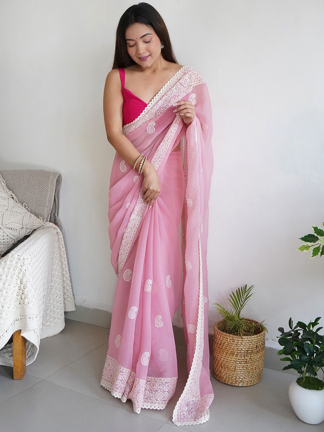

elora Paisley Chikankari Saree, Pink