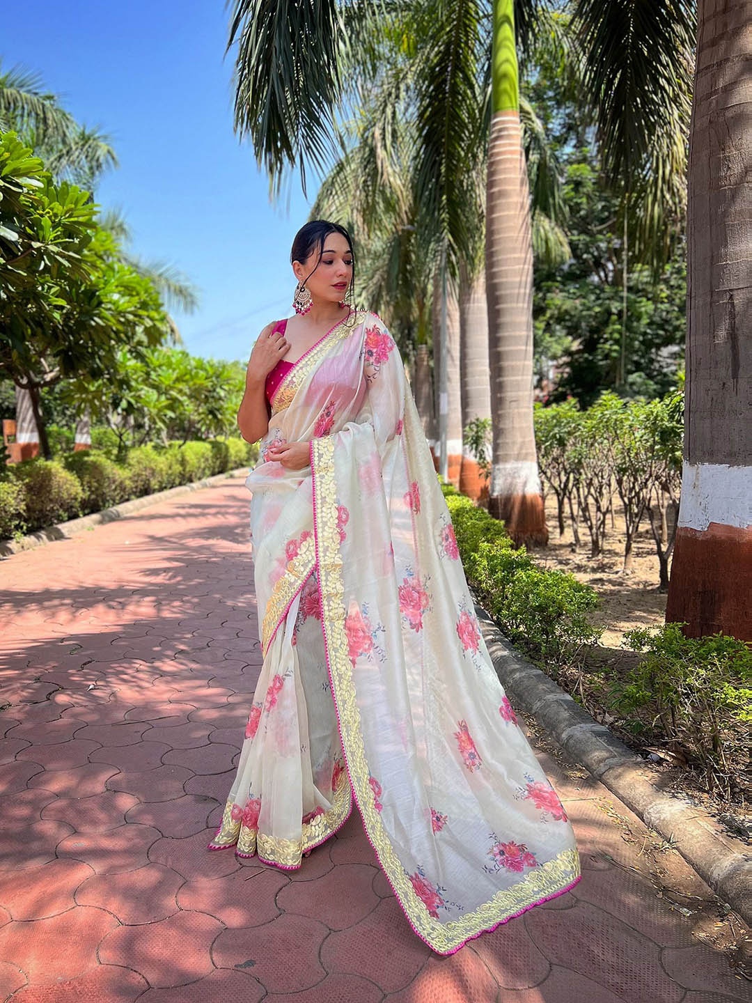 

elora Floral Gotta Patti Organza Saree, Yellow