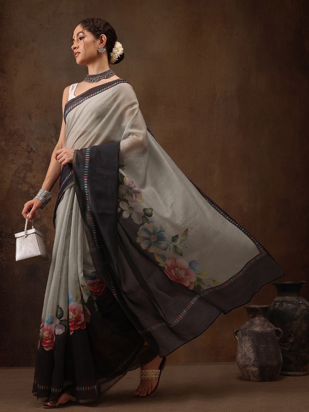 

Silk Land Floral Chnaderi Cotton Digital Print Saree, Grey