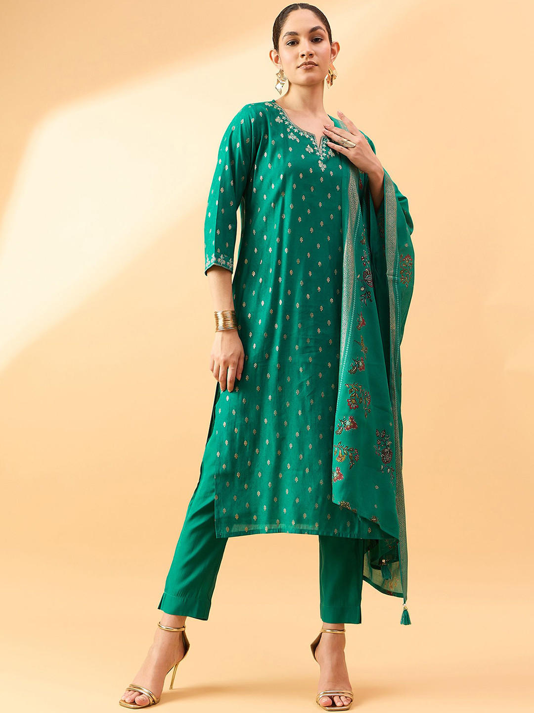 

all about you Green Ethnic Motifs Embroidered Thread Work Kurta with Trousers & Dupatta, Teal
