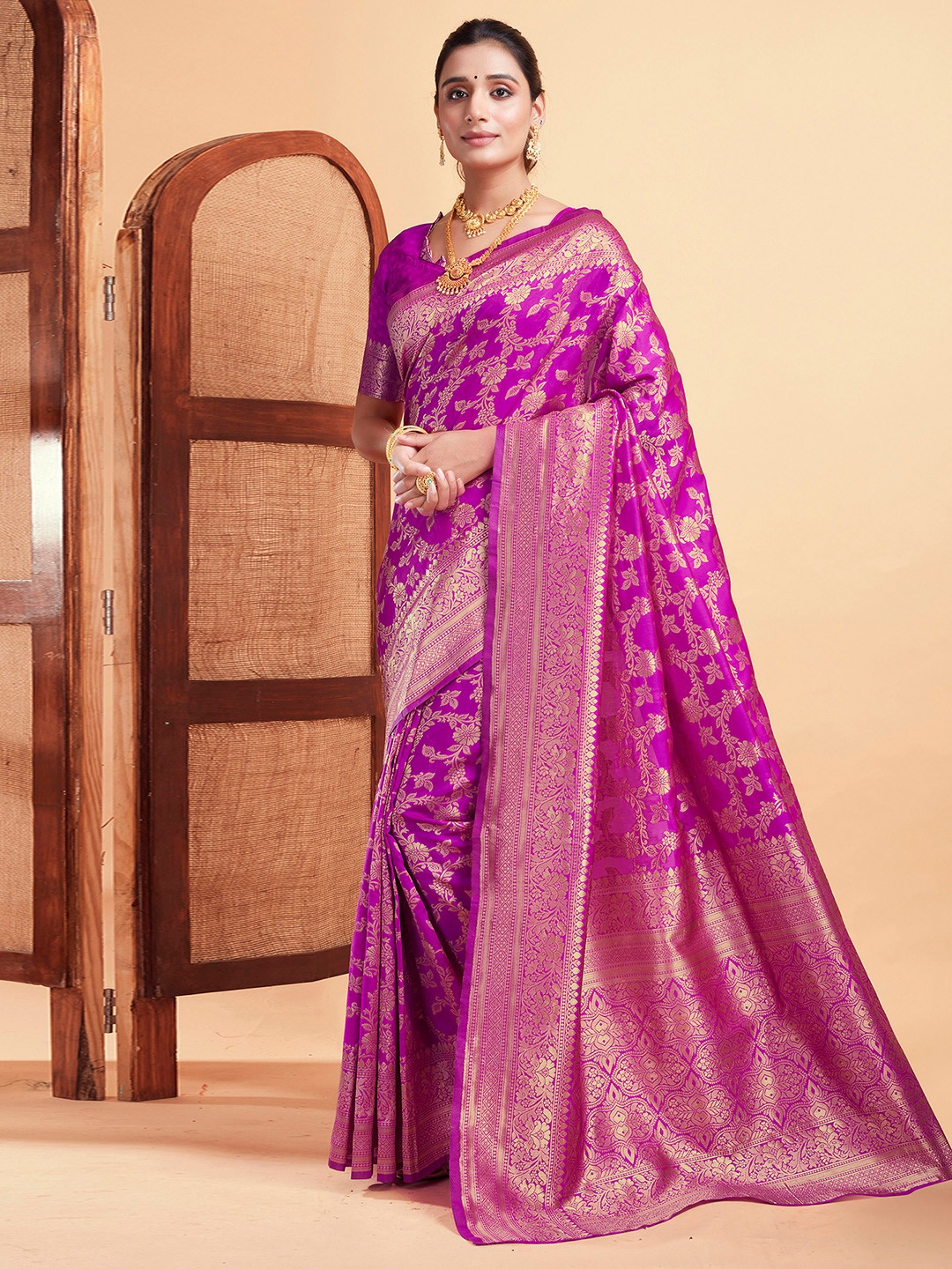 

KALINI Woven Design Zari Banarasi Saree, Magenta