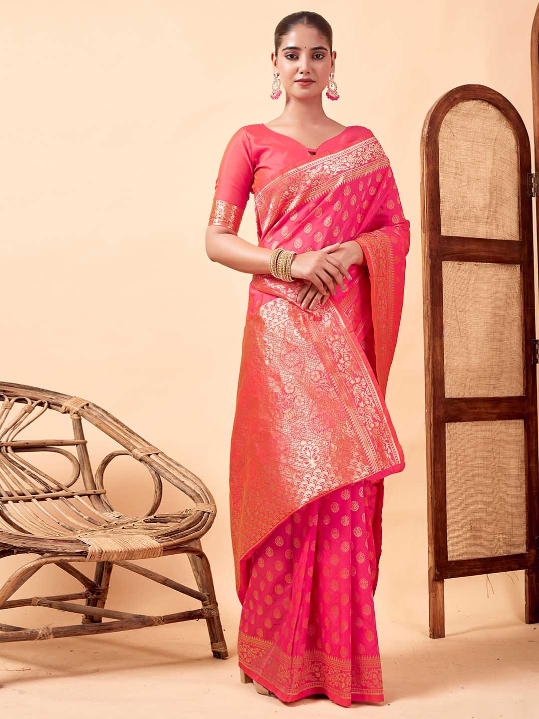 

KALINI Woven Design Zari Banarasi Saree, Pink