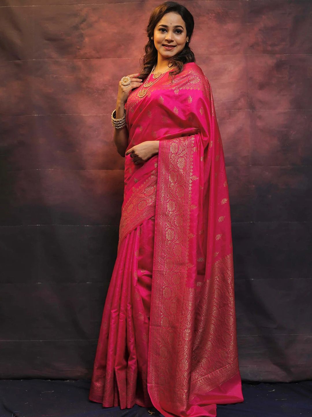 

KALINI Bandhani Zari Banarasi Saree, Pink