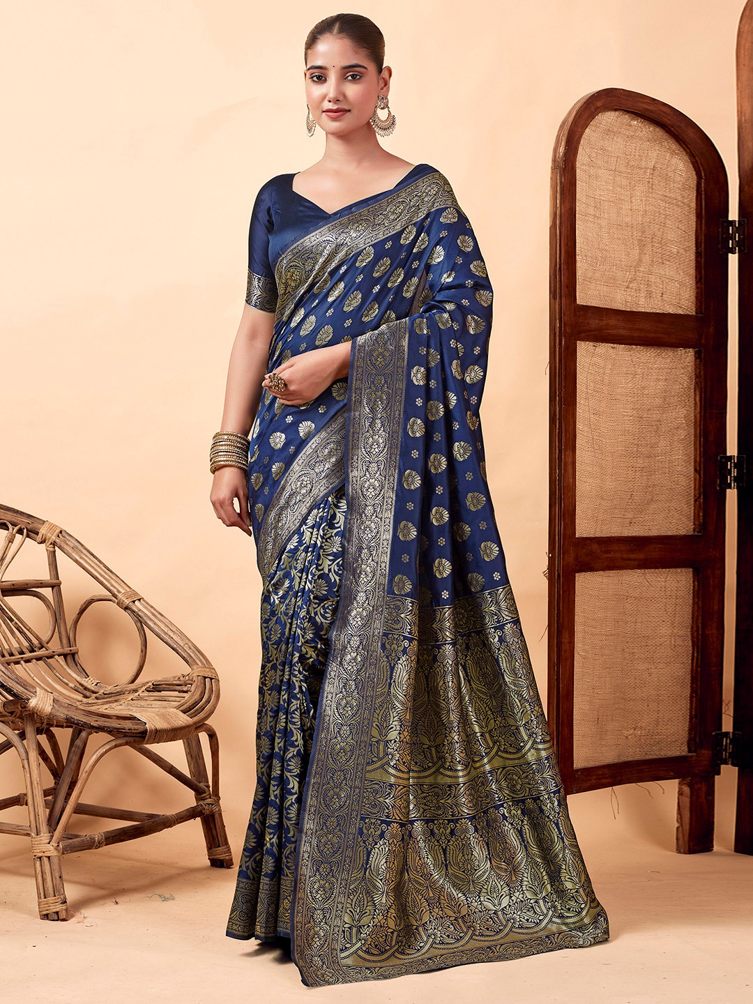 

KALINI Woven Design Zari Banarasi Saree, Navy blue