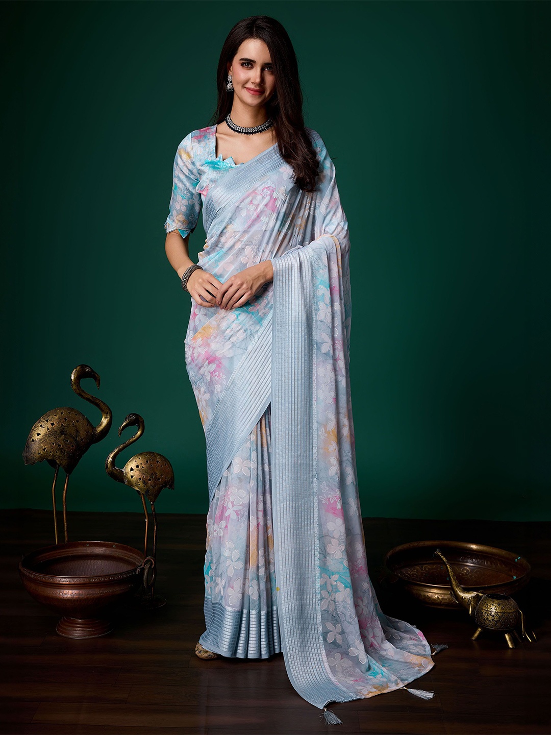 

Mitera Floral Pure Georgette Saree, Blue