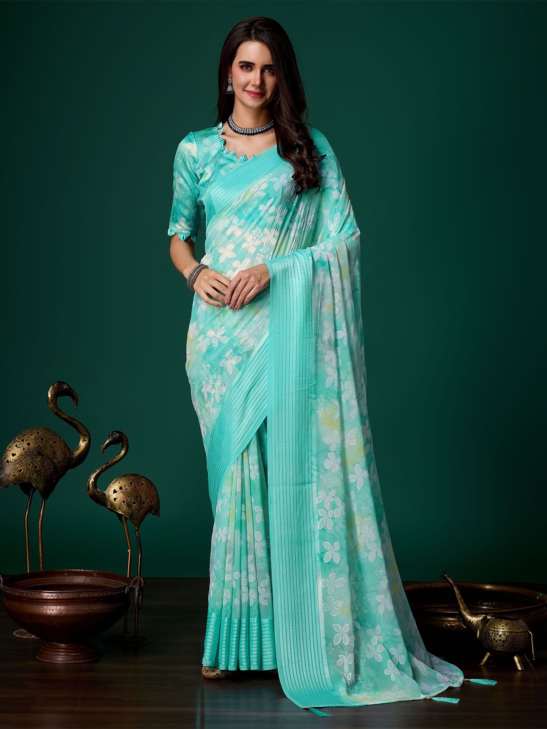 

Mitera Floral Pure Georgette Saree, Turquoise blue
