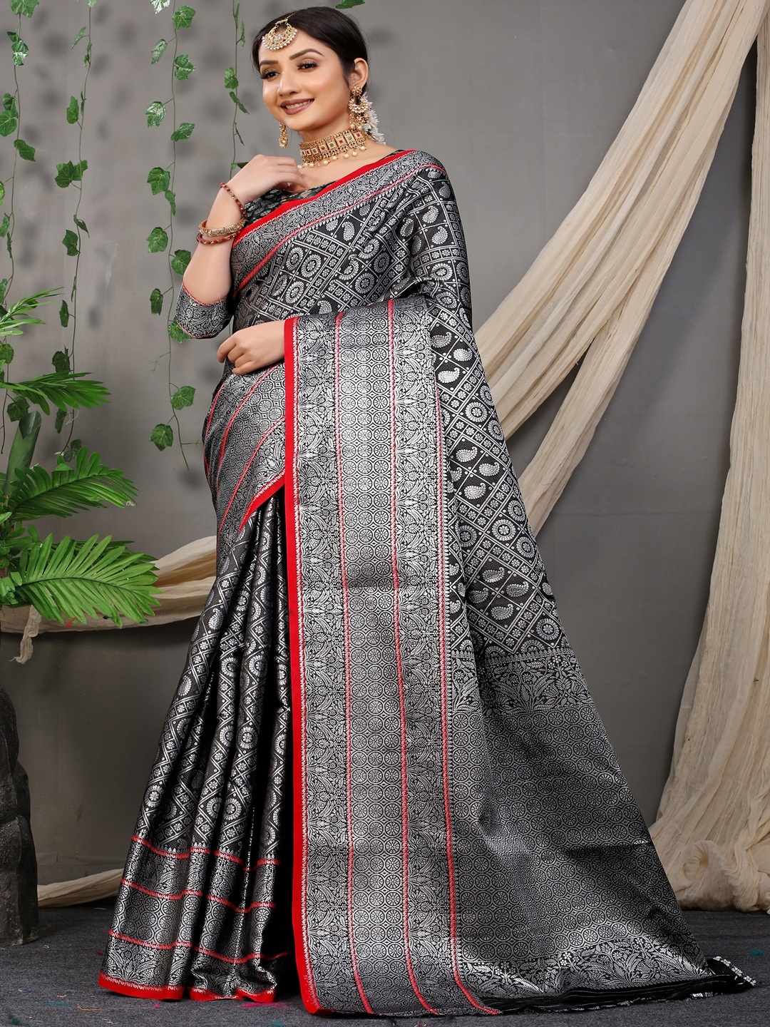 

SGF11 Woven Design Zari Kanjivaram Saree, Black