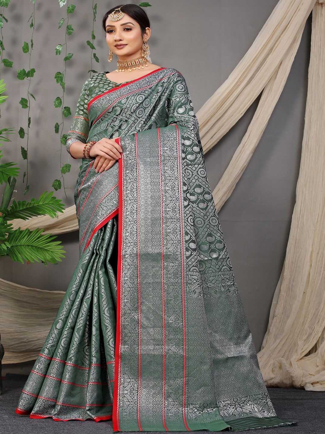 

SGF11 Woven Design Zari Kanjeevaram Saree, Green