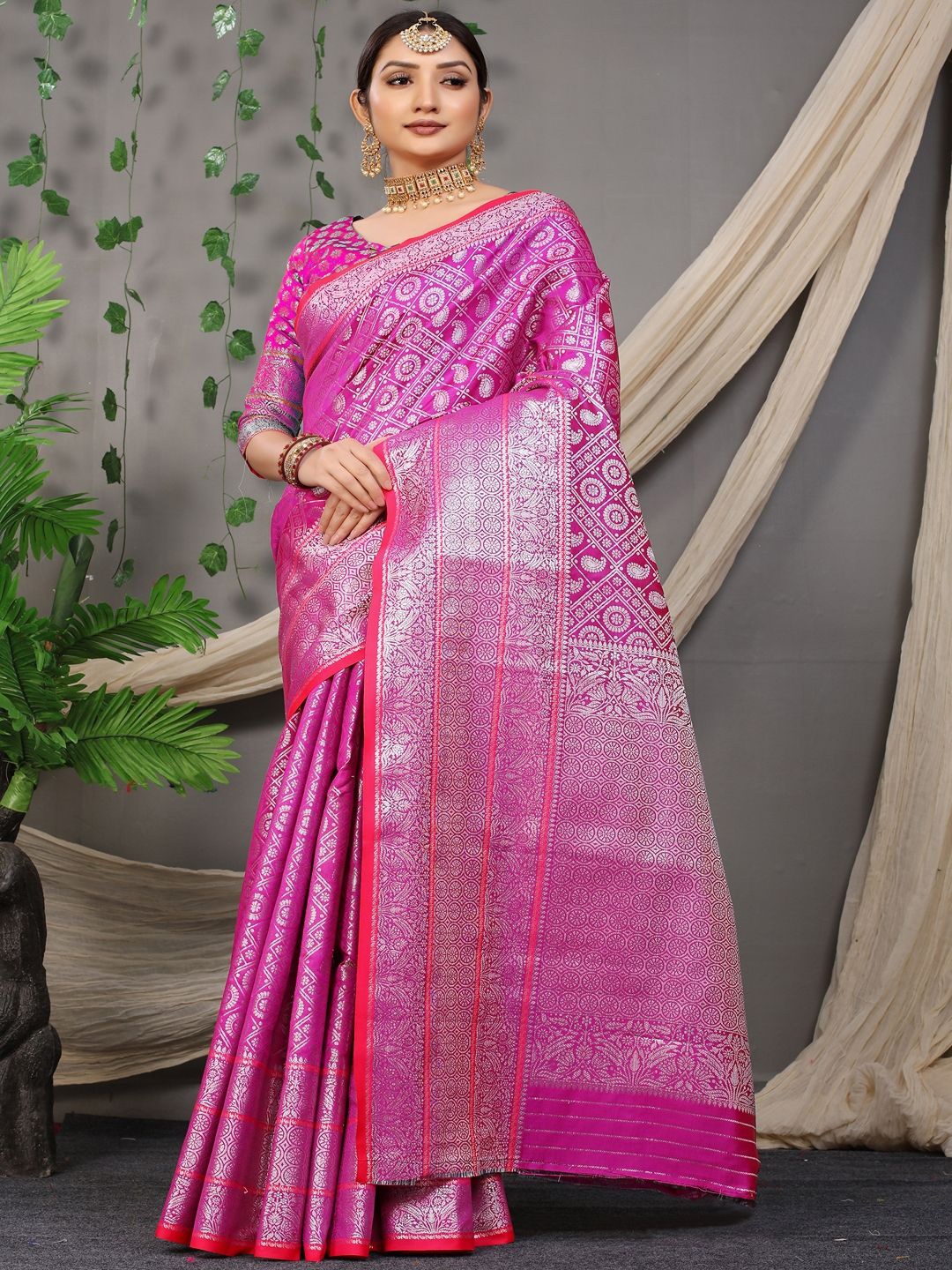 

SGF11 Woven Design Zari Kanjeevaram Saree, Pink