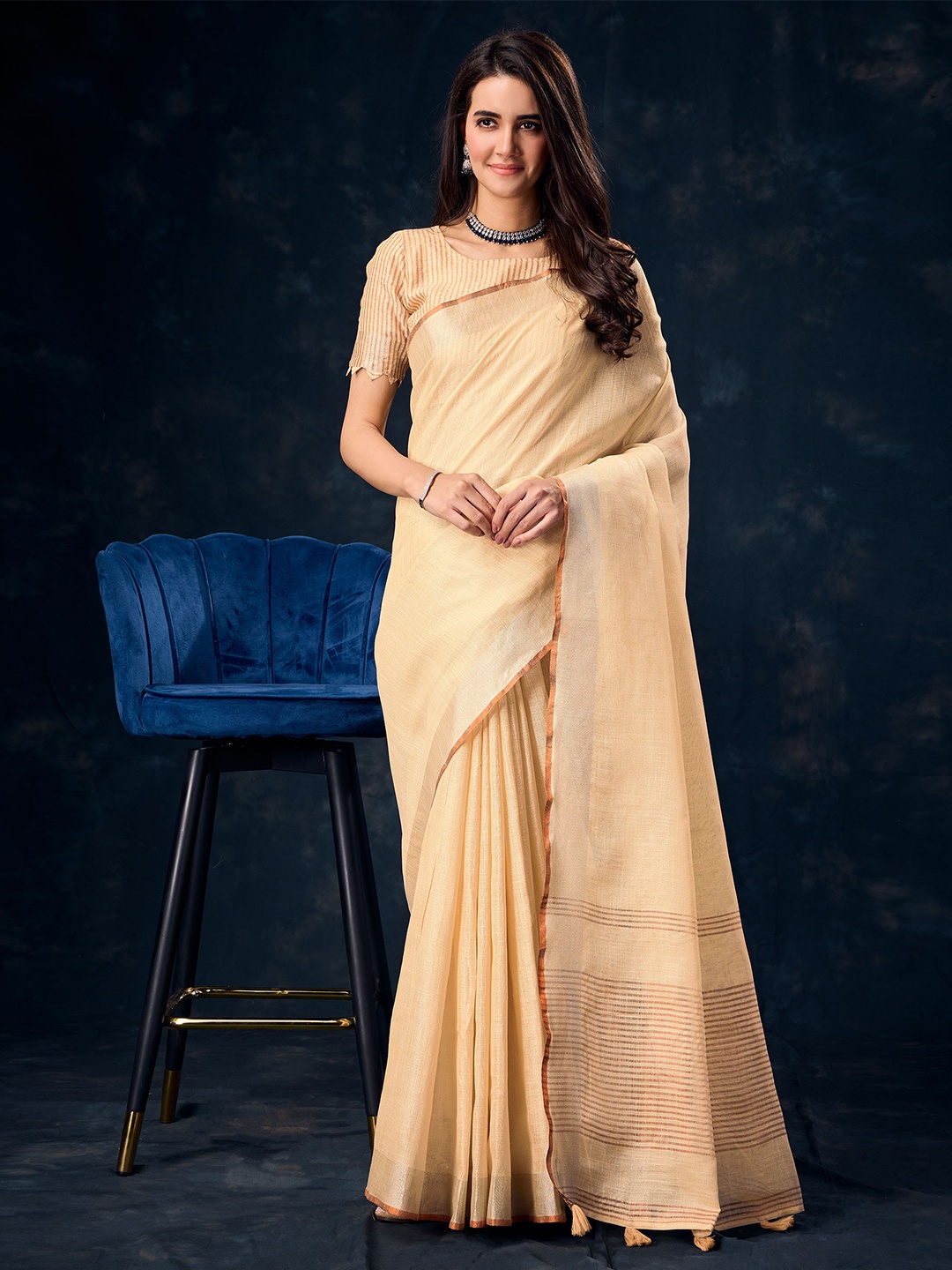 

Mitera Zari Saree With Blouse Piece, Beige