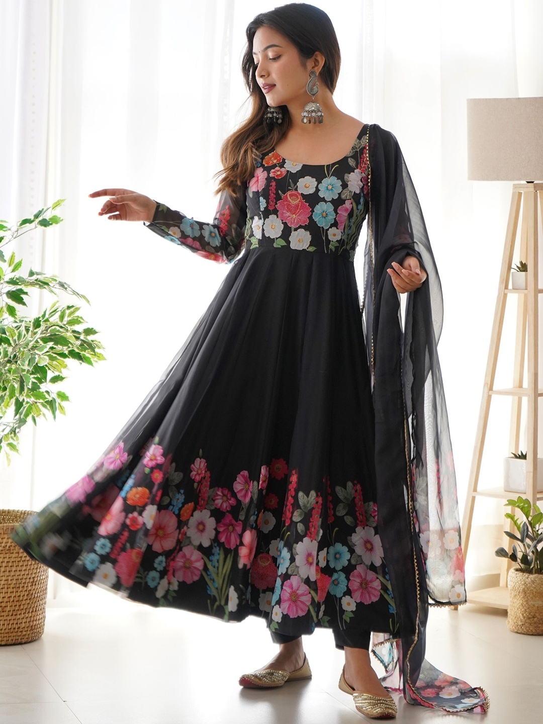 

NIZA FASHION Floral Printed Regular Anarkali Kurta with Trousers & Dupatta, Black