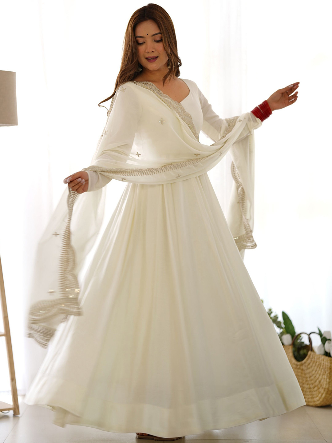

NIZA FASHION Sweetheart Neck Long Sleeves Anarkali Panelled Kurta With Trousers & Dupatta, White