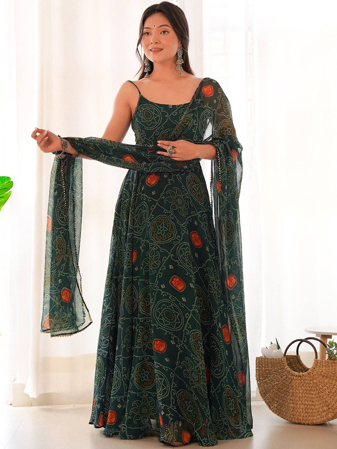 

NIZA FASHION Bandhani Printed Regular Silk Chiffon Anarkali Kurta with Trousers & Dupatta, Green