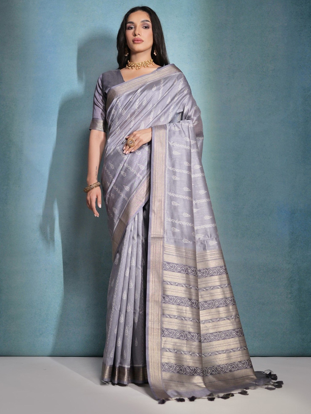 

MySilkLove Ethnic Motifs Zari Ikat Saree, Grey