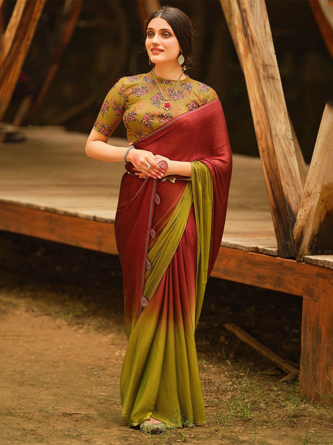 

MySilkLove Ombre Pure Chiffon Saree, Red